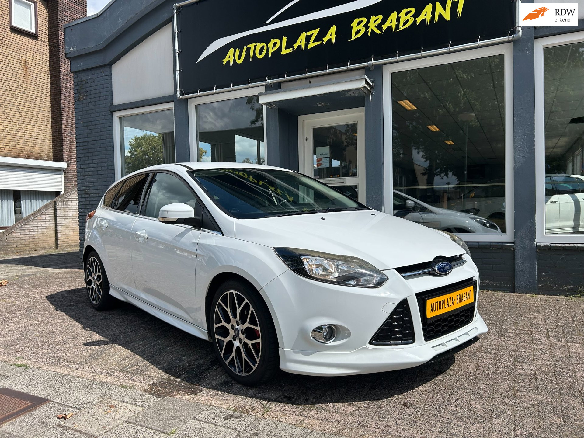 Ford Focus 1.6 EcoBoost / ST- LINE / CLIMAT / CRUISE / PDC