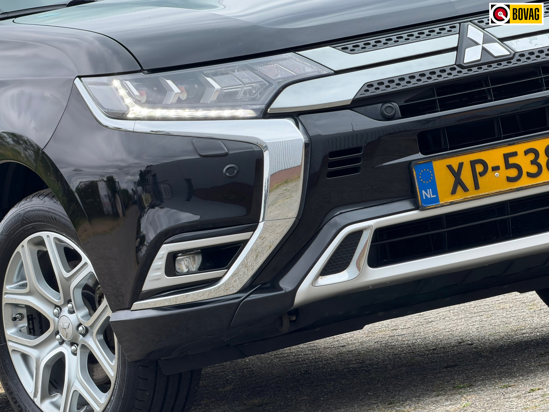 Mitsubishi Outlander 2.4 PHEV Intense Plus – Black Pearl – Schuif/kantel dak – Leder
