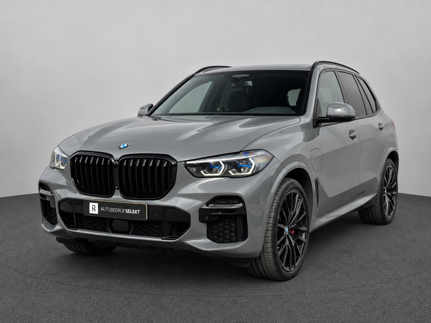 BMW X5 XDrive45e M-Sport | Grigio Telesto | Pano | Laser | Trekhaak | Softclose | Stoelventilatie | Entertainment achter