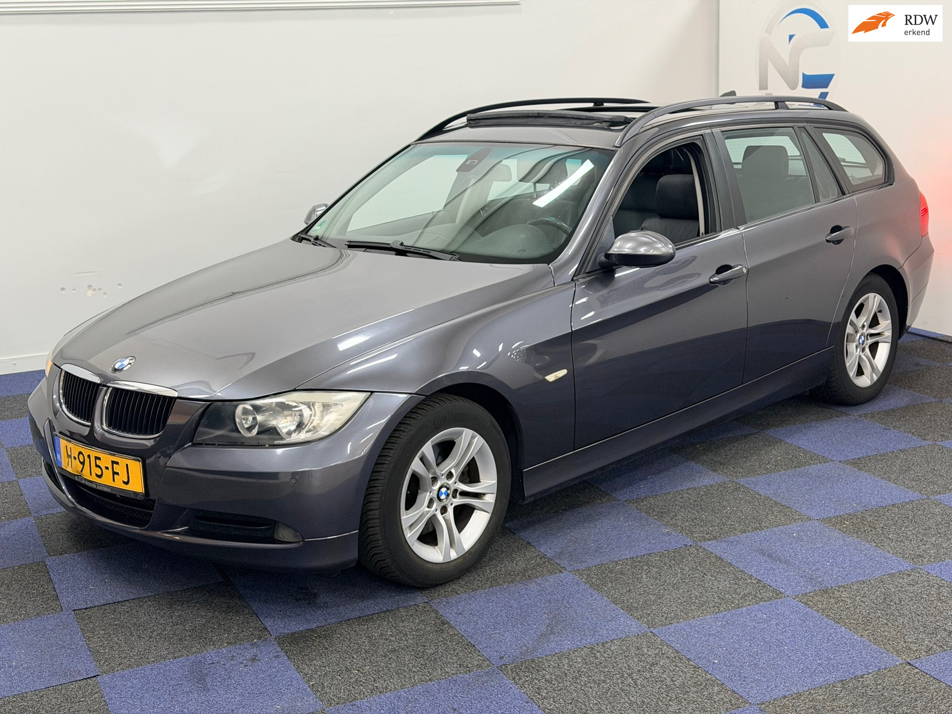 BMW 3 Serie Touring 318i / PANORAMADAK / AUTOMAAT / NETTE AUTO
