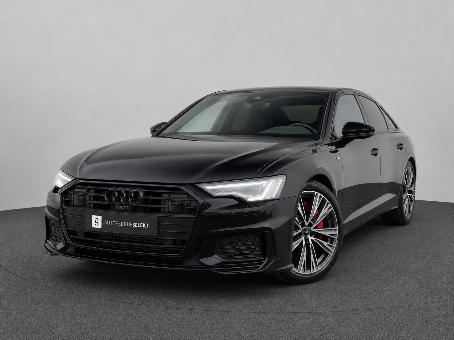 Audi A6 Limousine 55 TFSI e quattro | RS stoelen | Trekhaak | Matrix | 360 | Sfeerverlichting | 20 inch | Carplay | Magnetic Ride