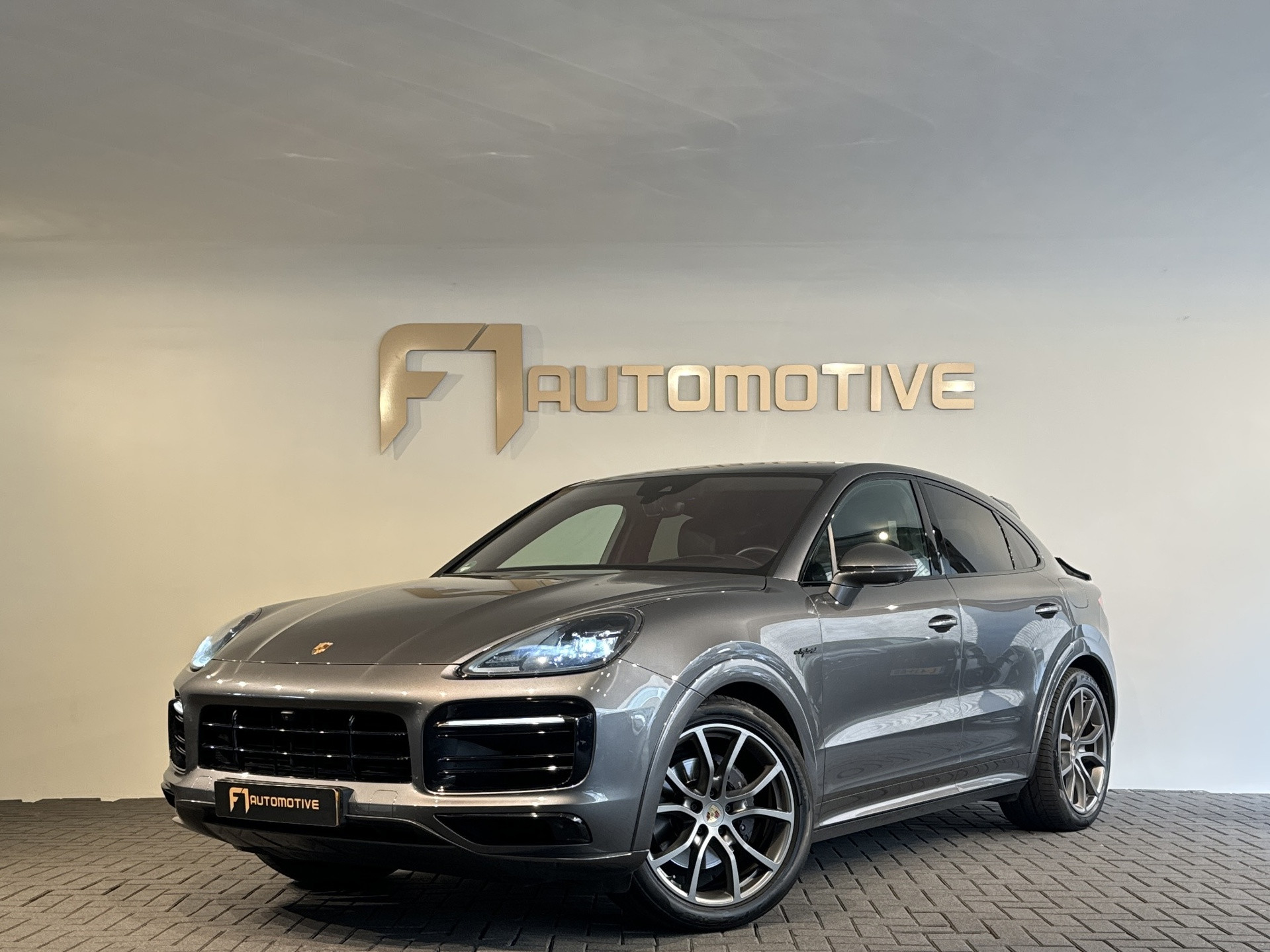 Porsche Cayenne Coupé 3.0 E-Hybrid Pano|Massage|Softclose|Trekhaak|360