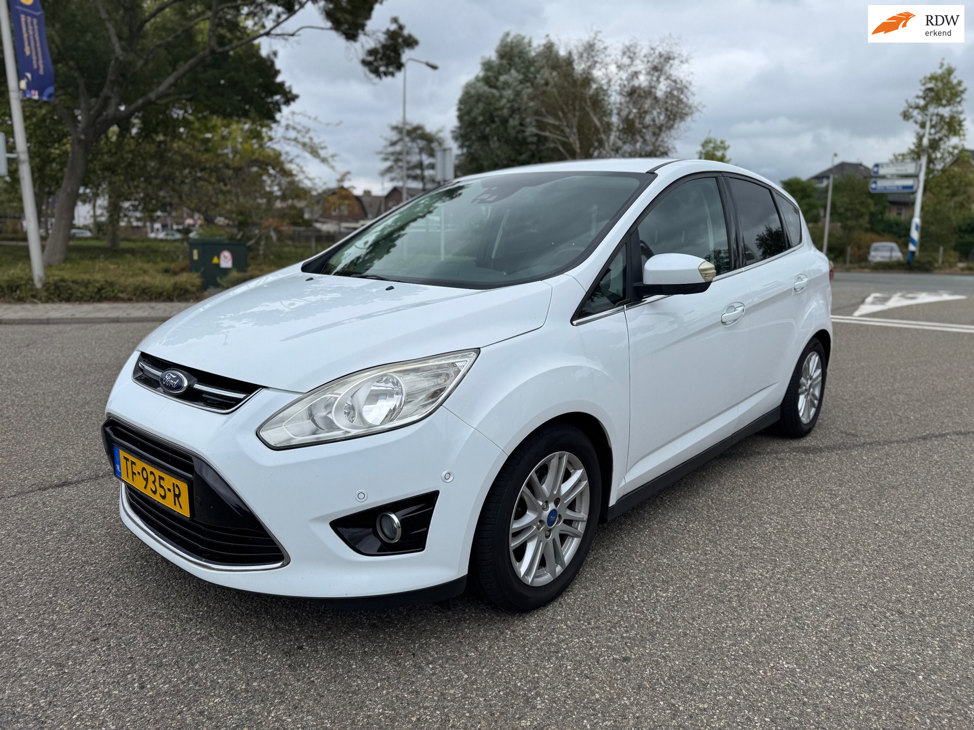 Ford C-MAX 1.0 Titanium / distributie.riem.verv / airco / cruise.control / trekhaak / lmv / historie……
