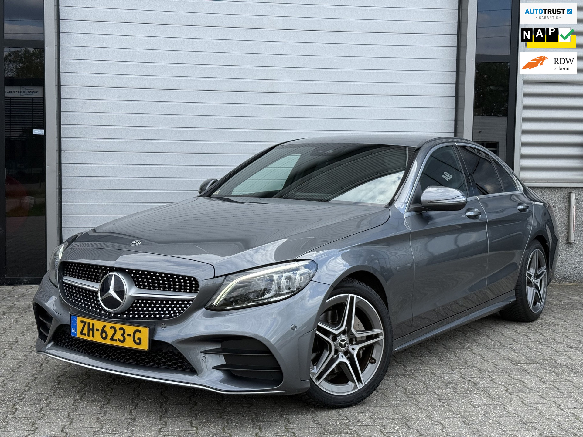 Mercedes-Benz C-Klasse 180 AMG-line Xenon Digital Cock
