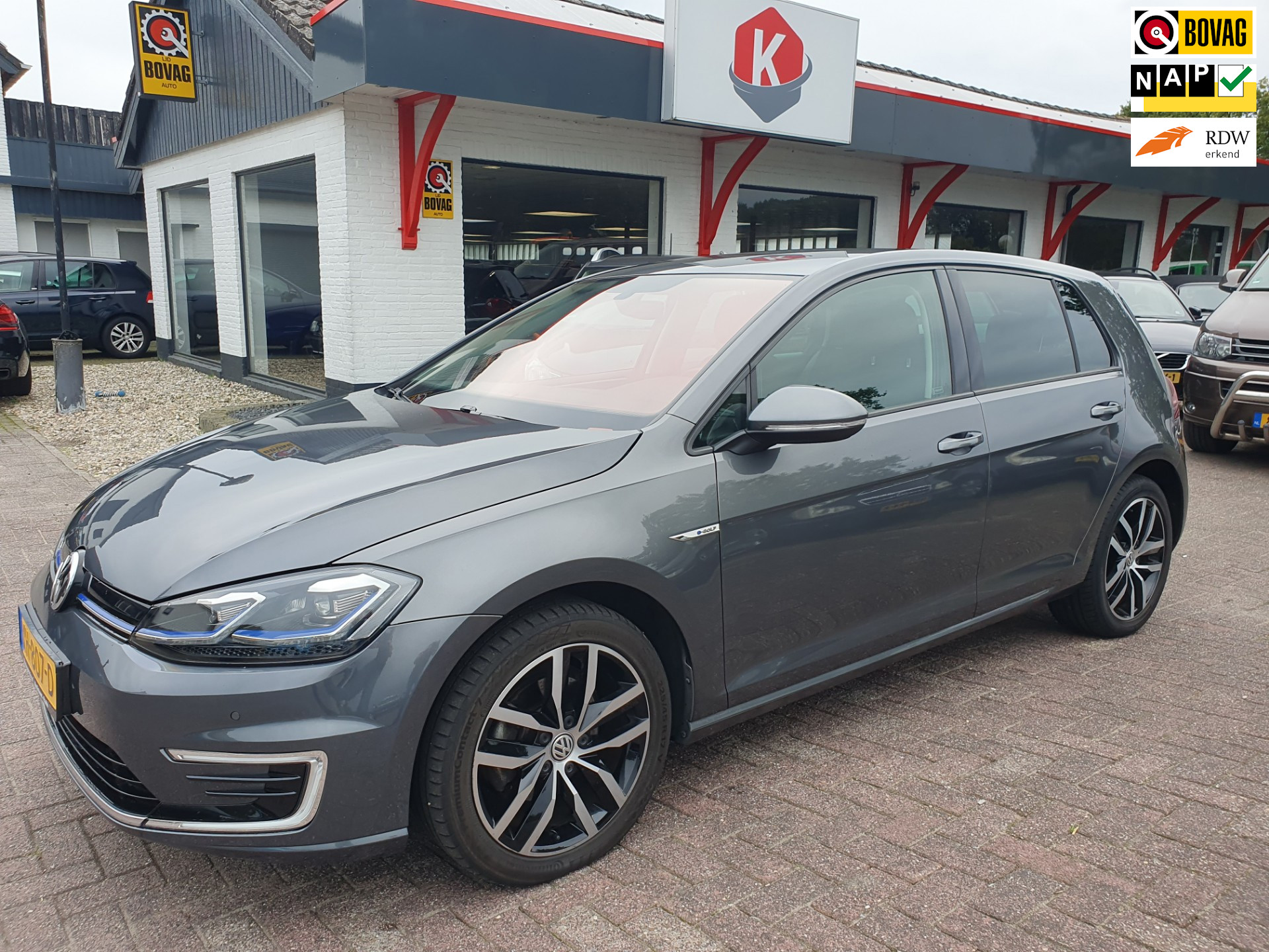 Volkswagen e-Golf NAVI/PDC/LED SOH 90.4% BJ 2018