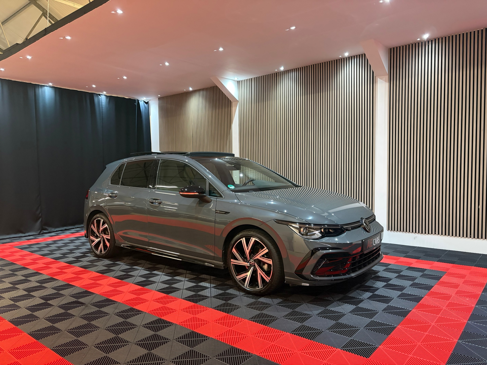 Volkswagen Golf 1.5 eTSI R-Line Business Pano Camera Matrix-LED Virtual ACC