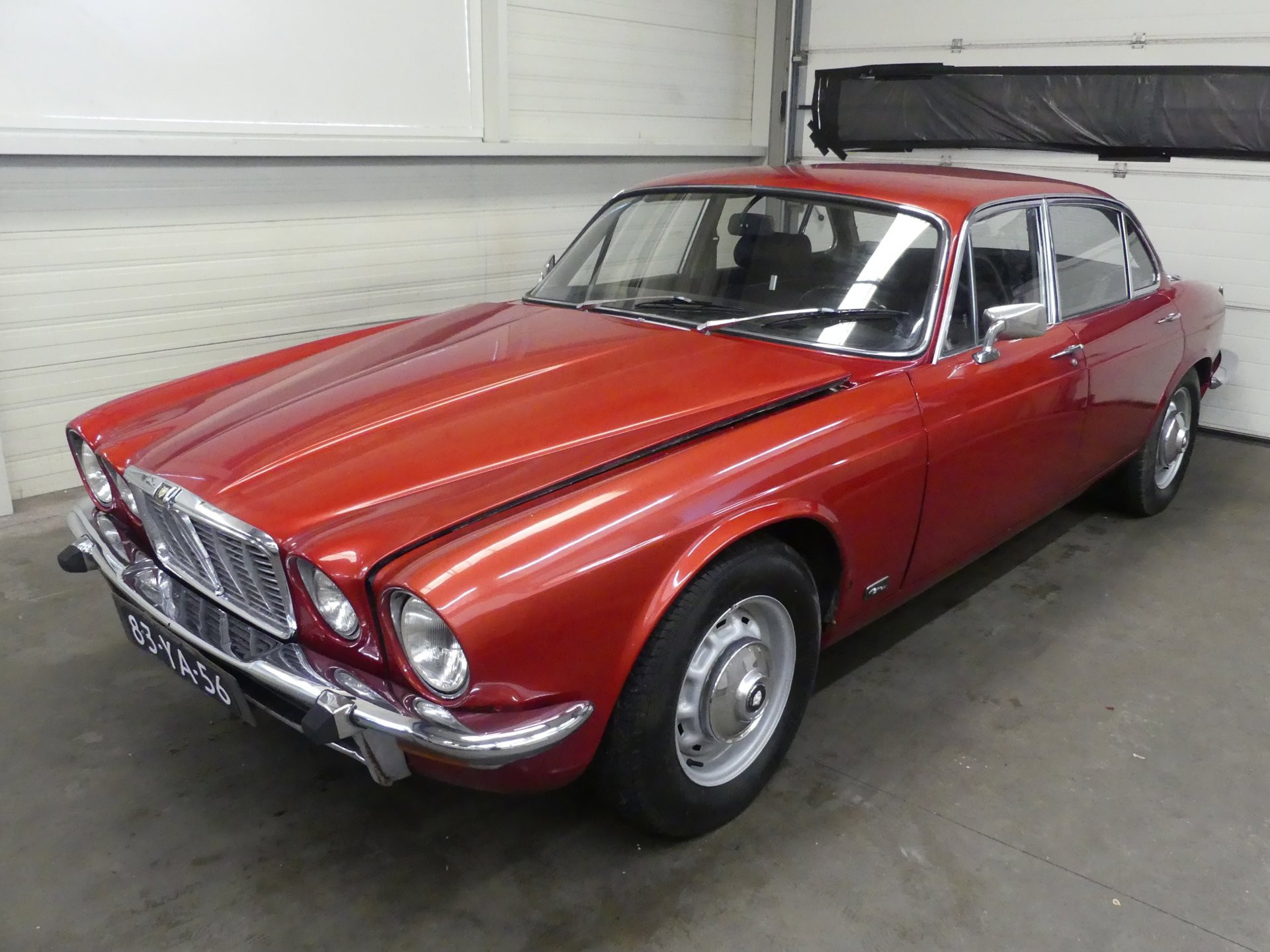 Jaguar XJ 4.2 – Automaat – Leer – OPKNAPPER