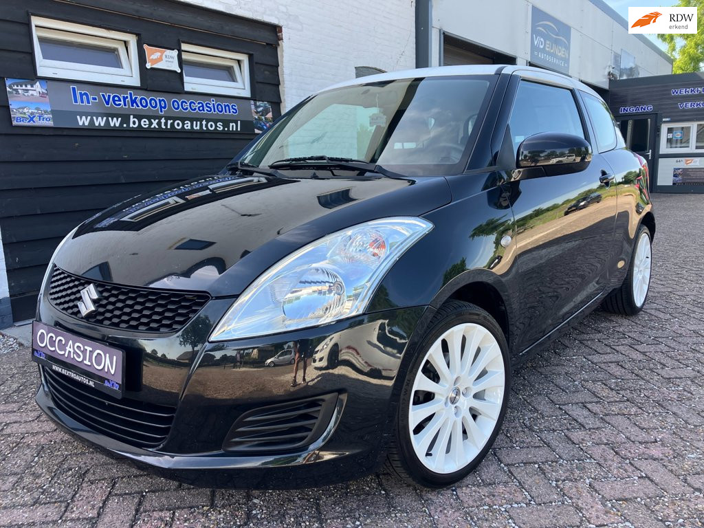 Suzuki Swift 1.2 16v BLACK en WHITE airco ZGAN 17″sportvelgen 6 MND GARANTIE + GROTE BEURT + NWE APK ALL-IN MOOIE AUTO 2E EIGENAAR