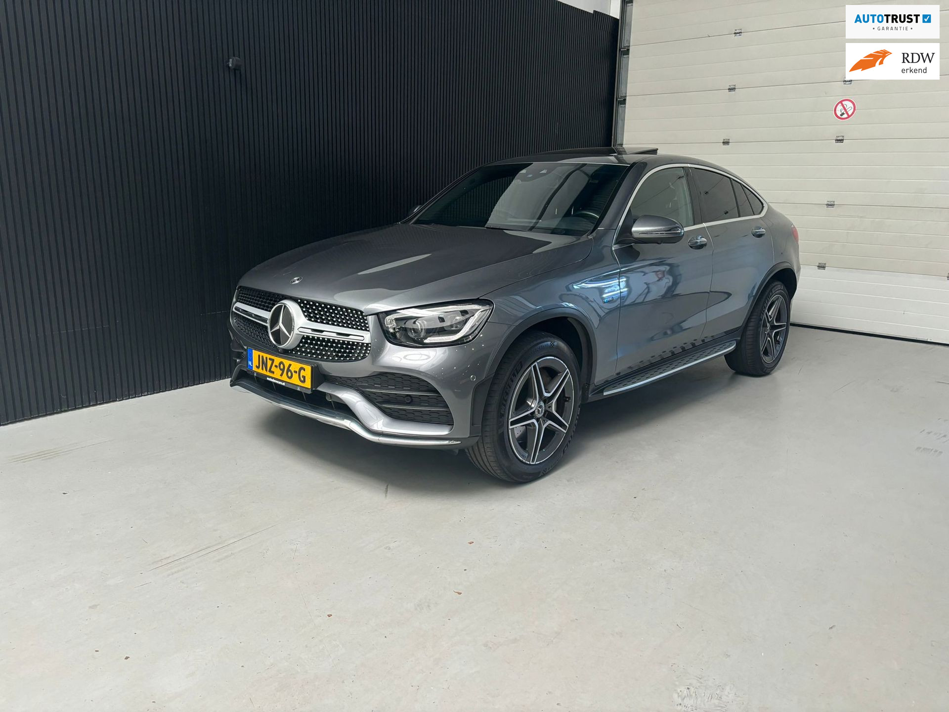 Mercedes-Benz GLC Coupé 300e 4MATIC Premium Plus Amg Coupe Pano Dealer Garantie