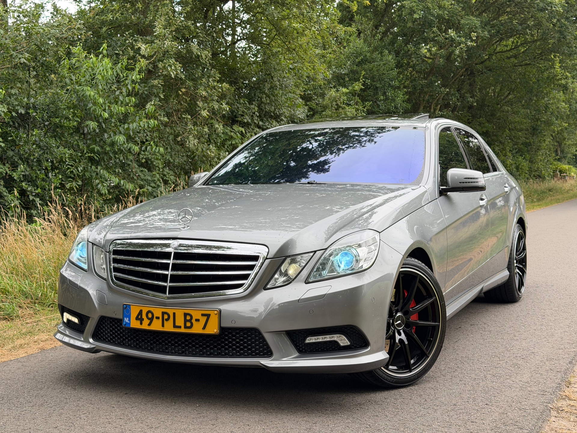 Mercedes-Benz E-Klasse 200 Business Class | AMG-Pakket + Schuif/kanteldak Nu € 11.950,-!!!