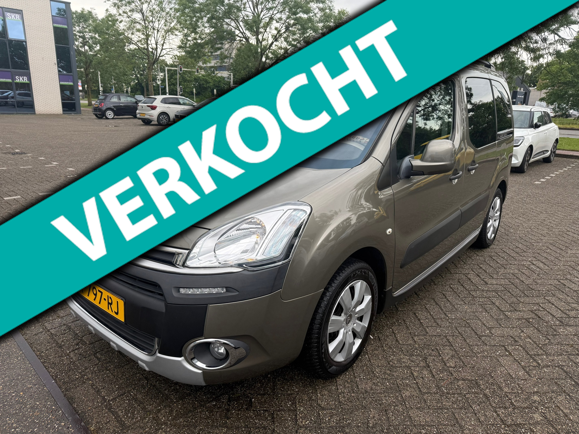 Citroën Berlingo 1.6 e-HDi Tendance / APK / AIRCO /TREKHAAK / 2 SLEUTELS / ZEER NETTE AUTO!!!