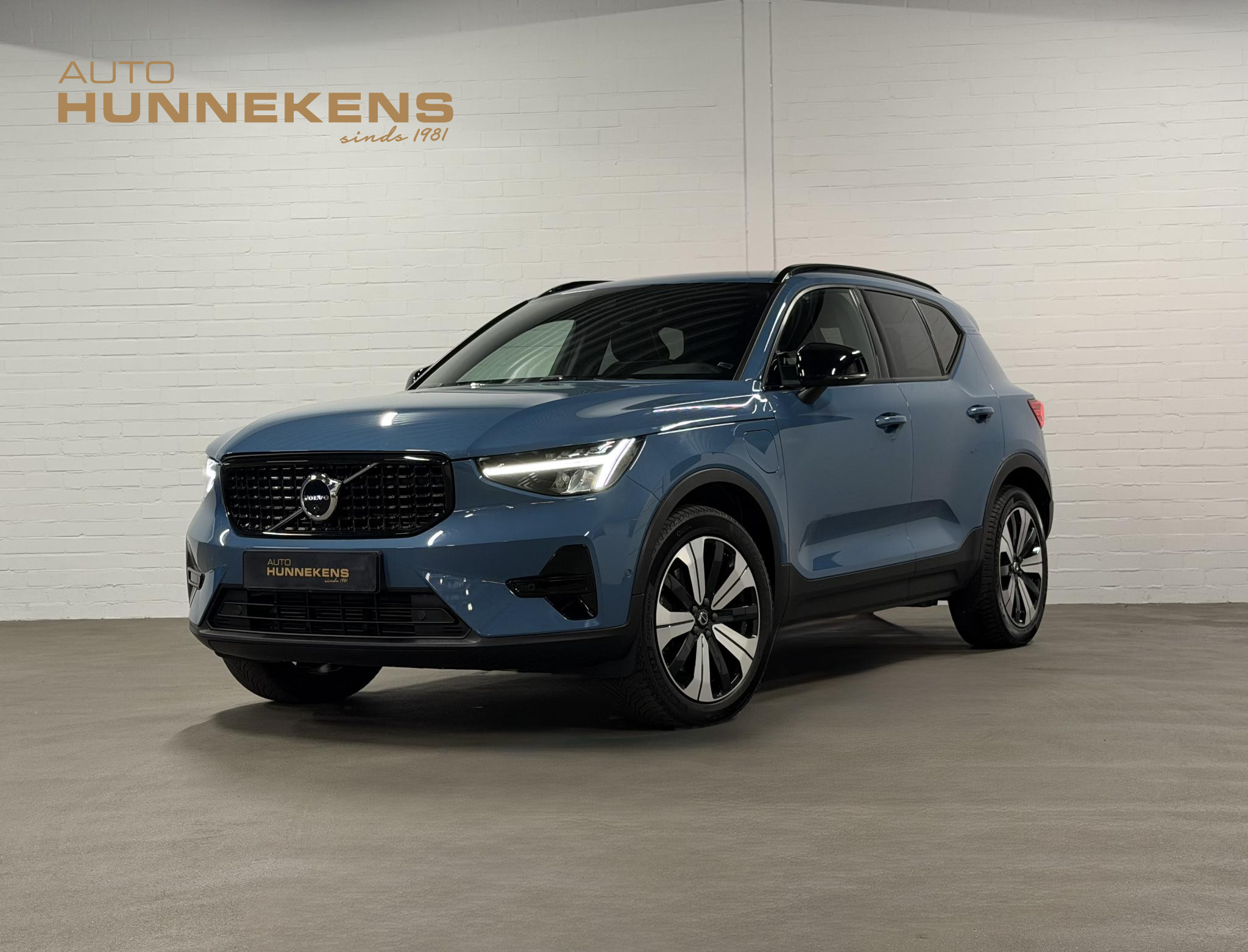 Volvo XC40 1.5 T5 Plug-in hybrid Plus Dark