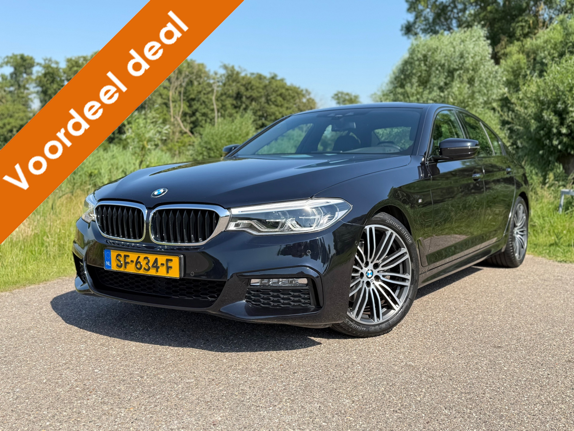 BMW 5 Serie 520i High Executive M-Sport / Automaat / Camera / Climate Control / Goed Onderhouden / Navi / CC / PDC / NAP