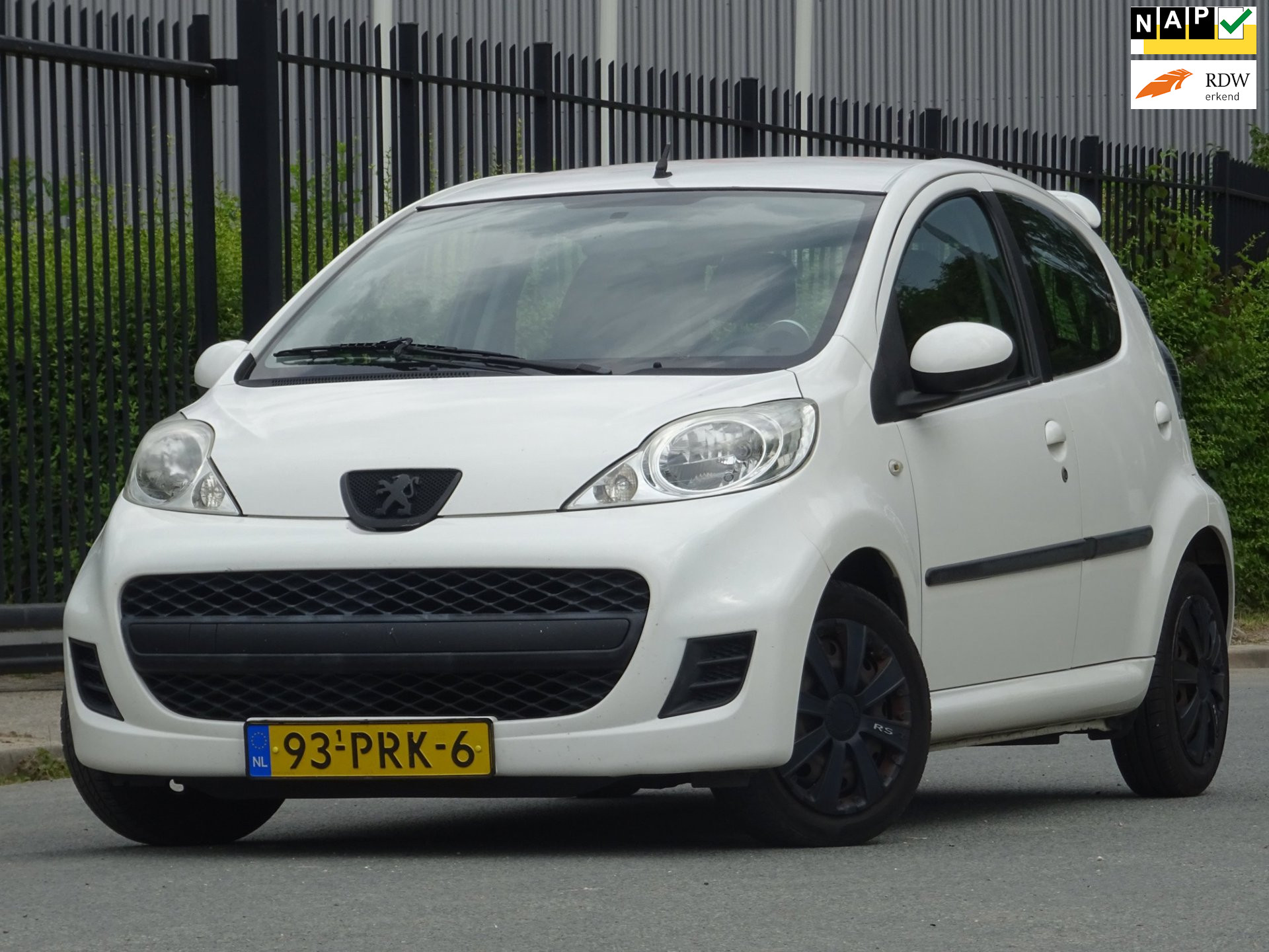 Peugeot 107 GERESERVEERD