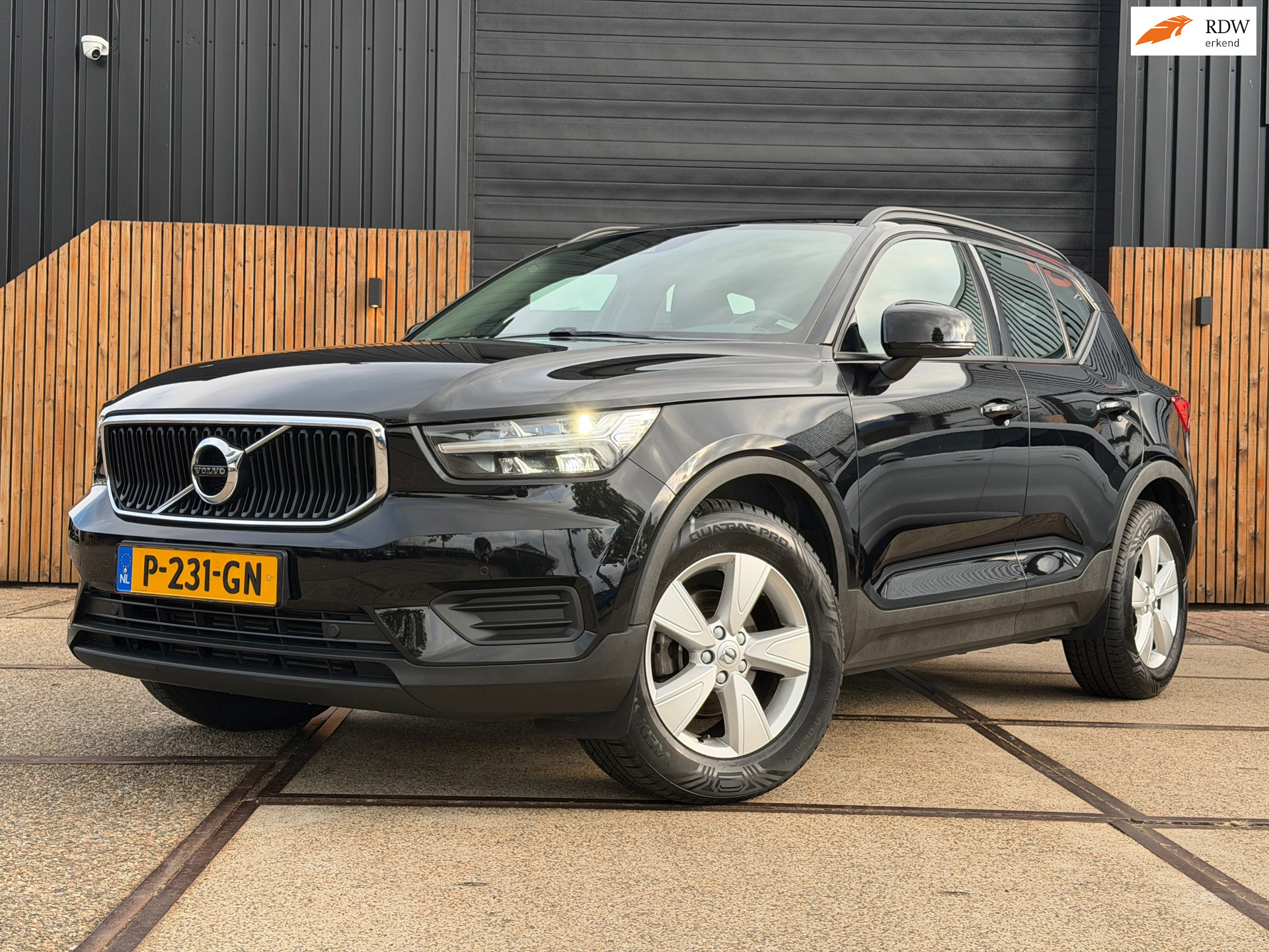 Volvo XC40 1.5 T2 Momentum Core Cruise Clima Camera Dealer onderhouden