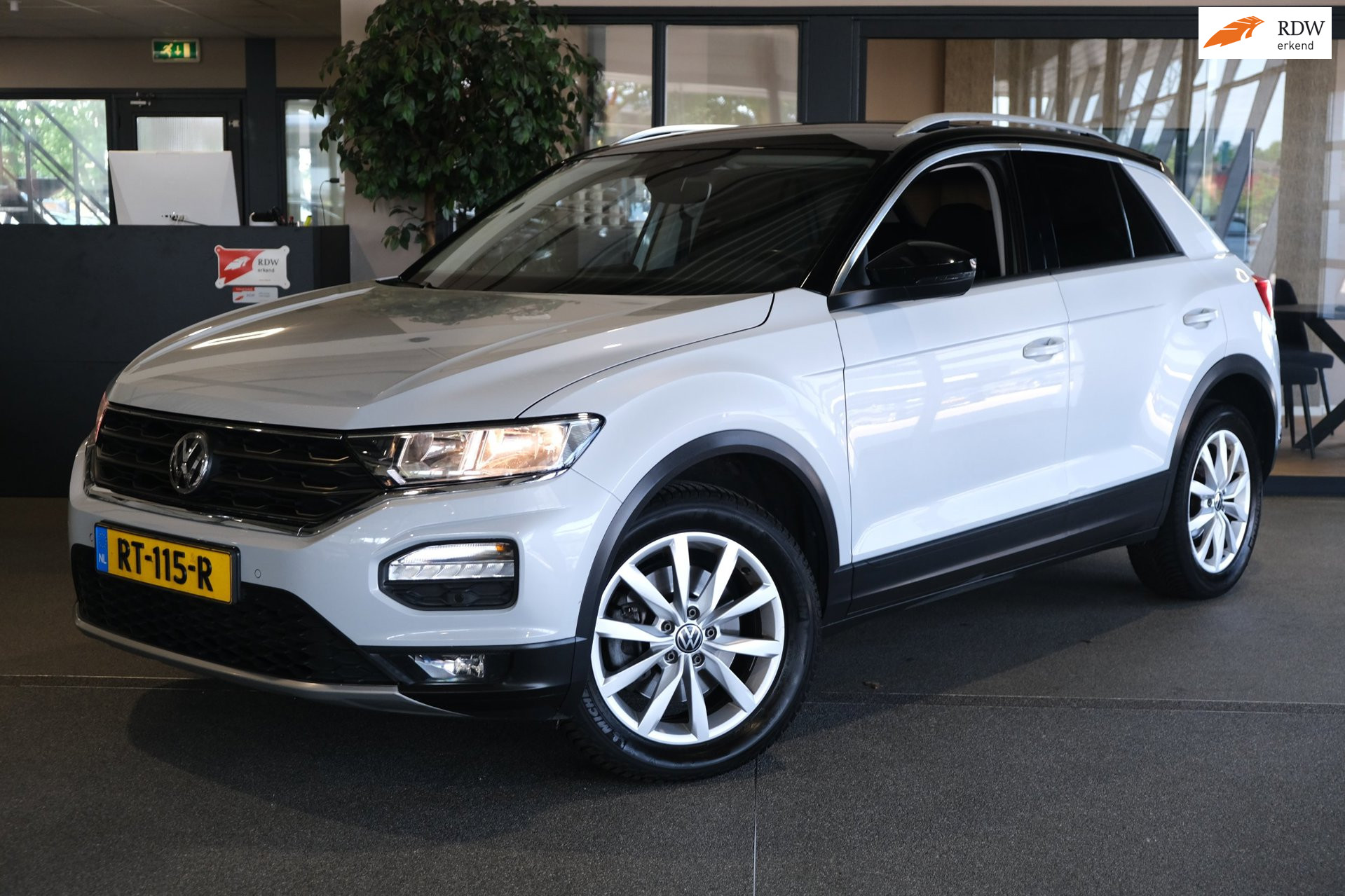 Volkswagen T-Roc 1.0 TSI Style 116PK Airco PDC Trekhaak