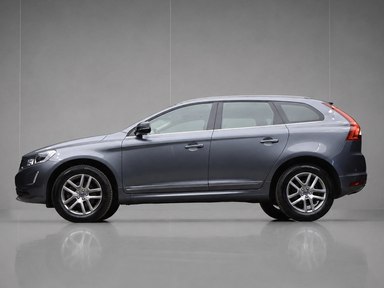 Volvo XC60 2.0 T5 FWD Polar+ Sport (SCHUIFDAK,NAVI,CAMERA,MEMORY SEATS,STOELVERWARMING,LEDER,CLIMATE,SPORTSTOELEN,LM VELGEN)