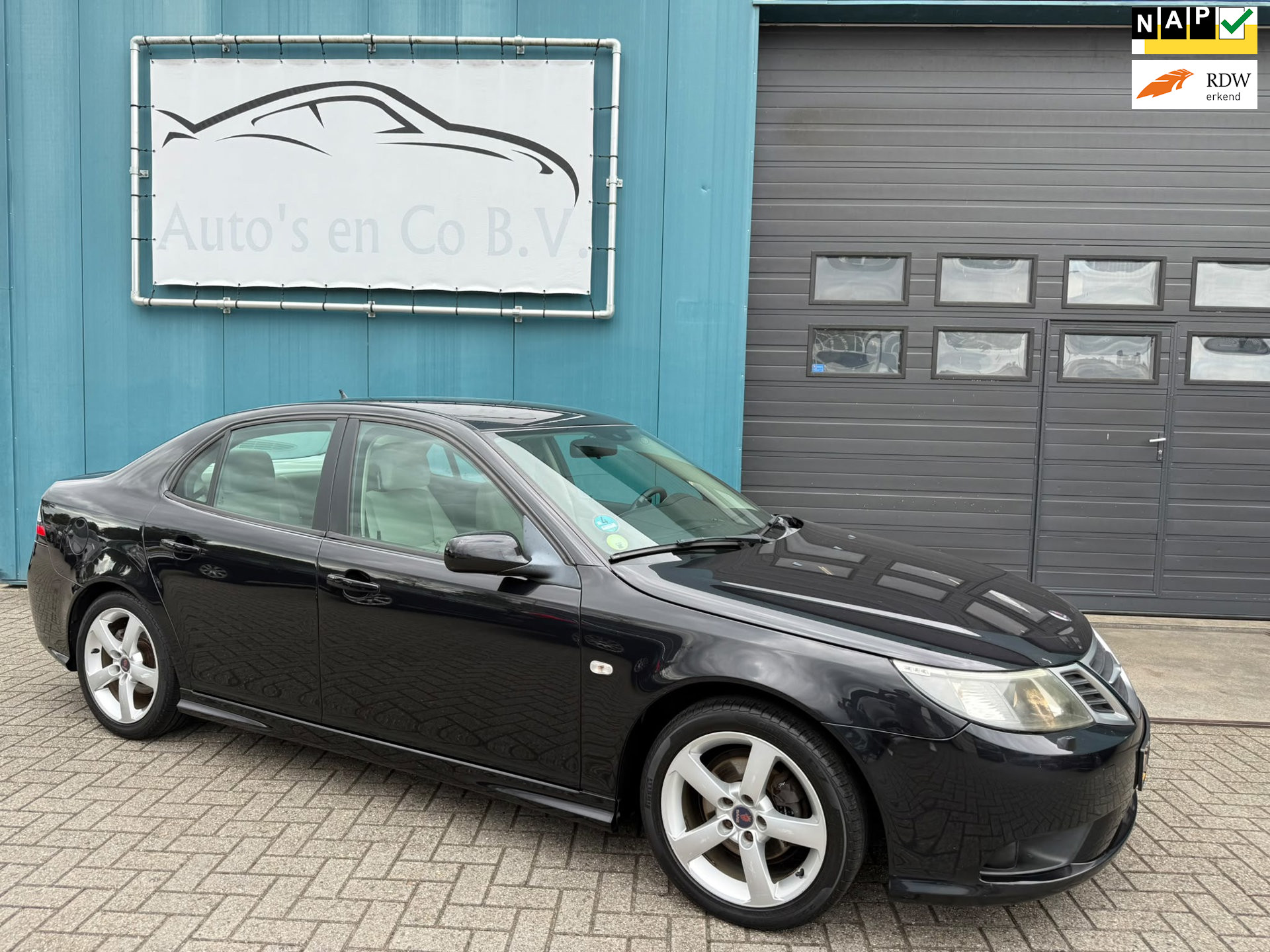 Saab 9-3 Sport Sedan 1.8t Clima Cruise Navigatie Facelift model bi-Xenon 17″ Pdc Trekhaak NL Auto NAP Incl nw Apk 09-2027