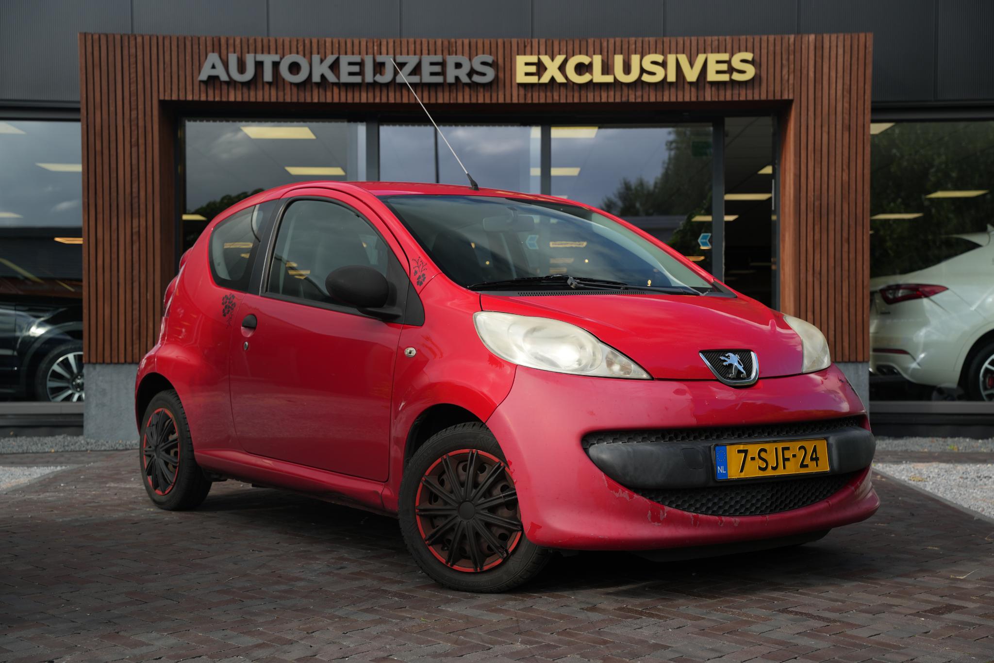 Peugeot 107 1.0-12V XR