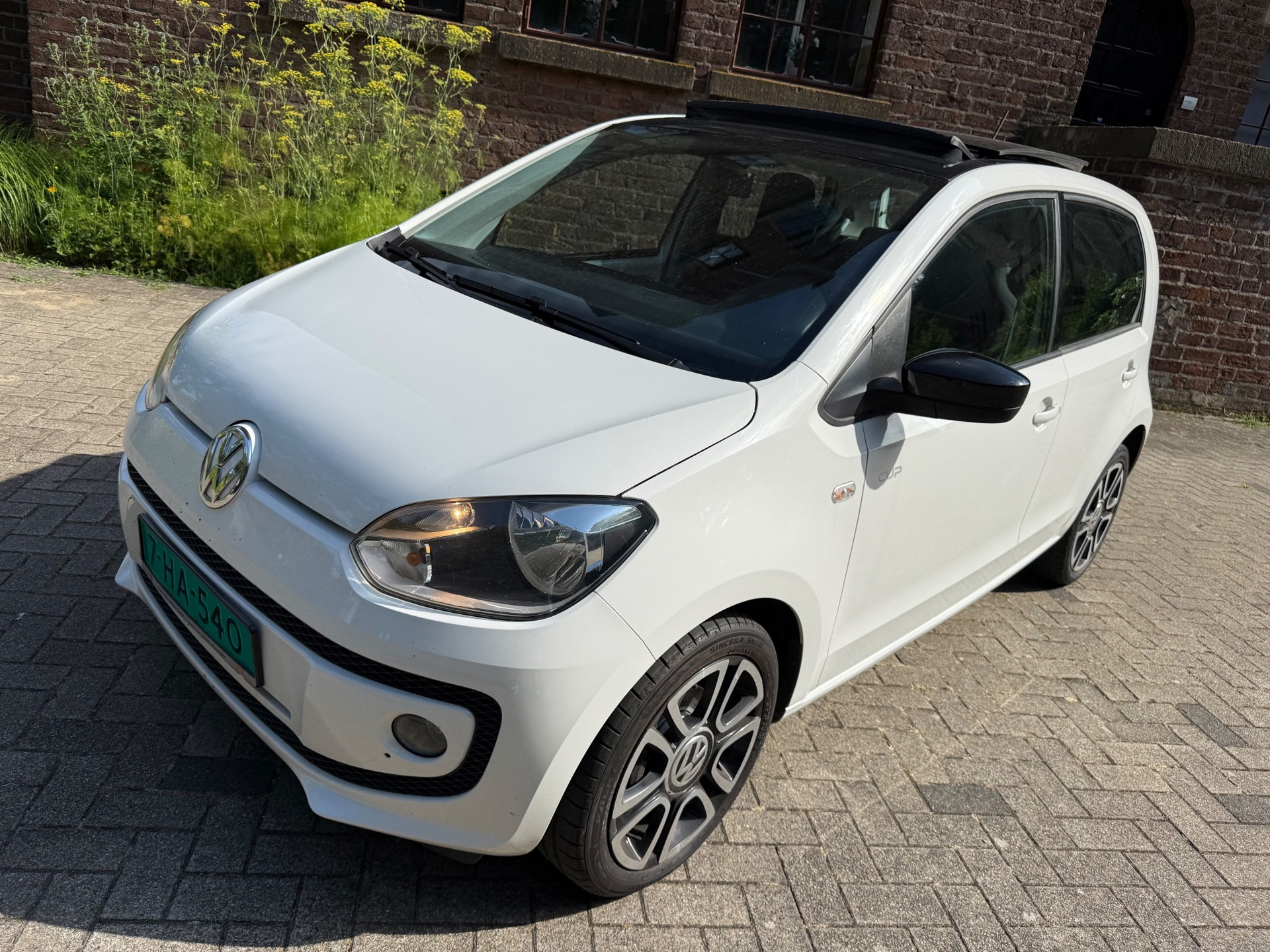 Volkswagen up! 1.0 up! Cup Edition BlueMotion Pannodak Veel Opties