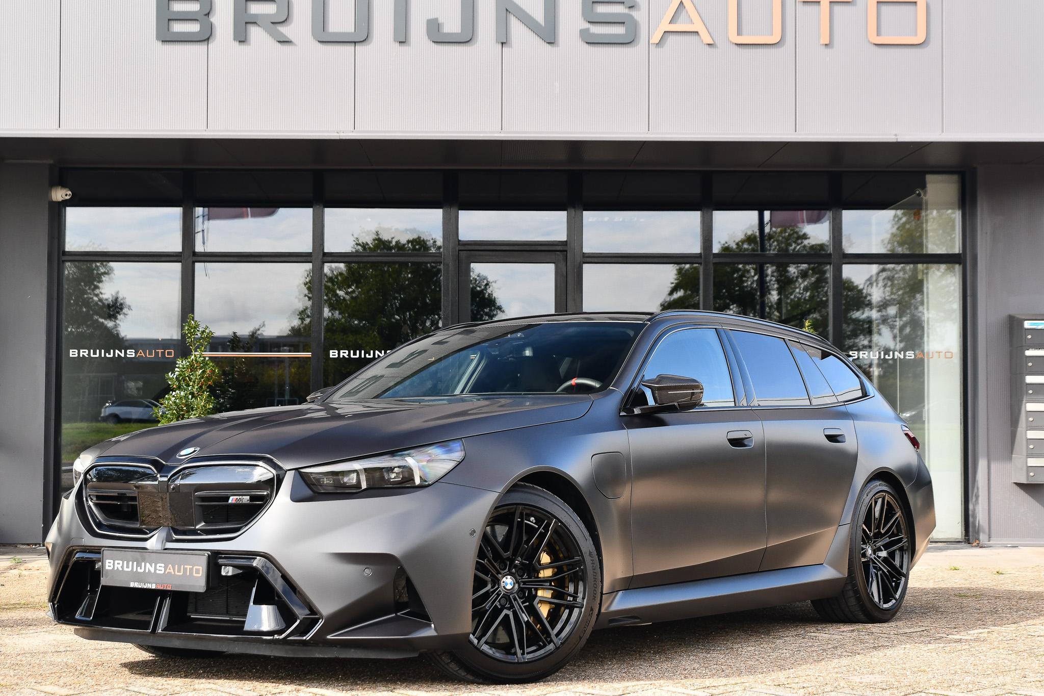 BMW 5 Serie Touring M5 Frozen Black mat|Trekhaak|BTW|M Drive
