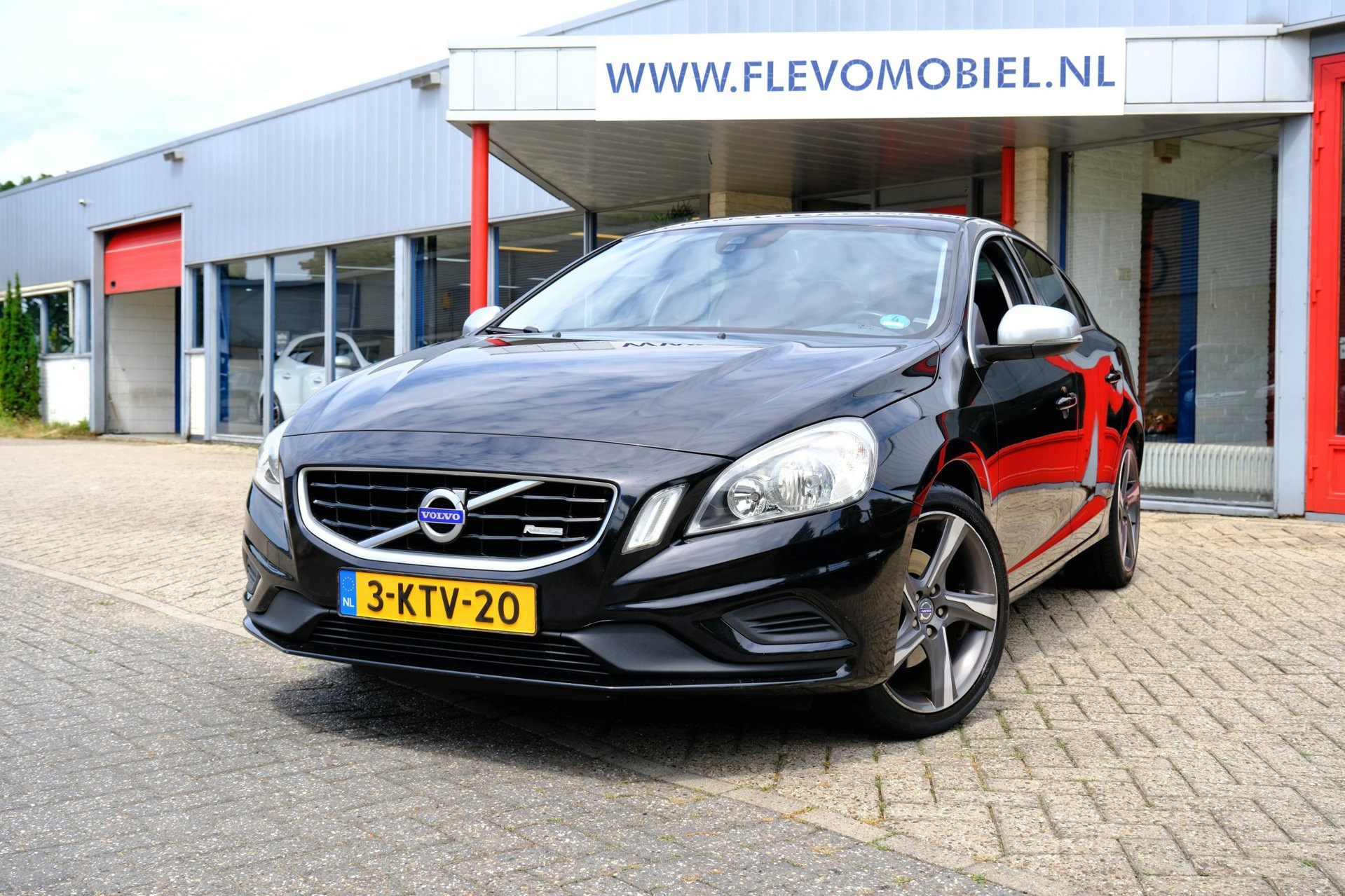 Volvo S60 1.6 T3 150pk R-Design Aut. Navi|Clima|LMV|Half Leder