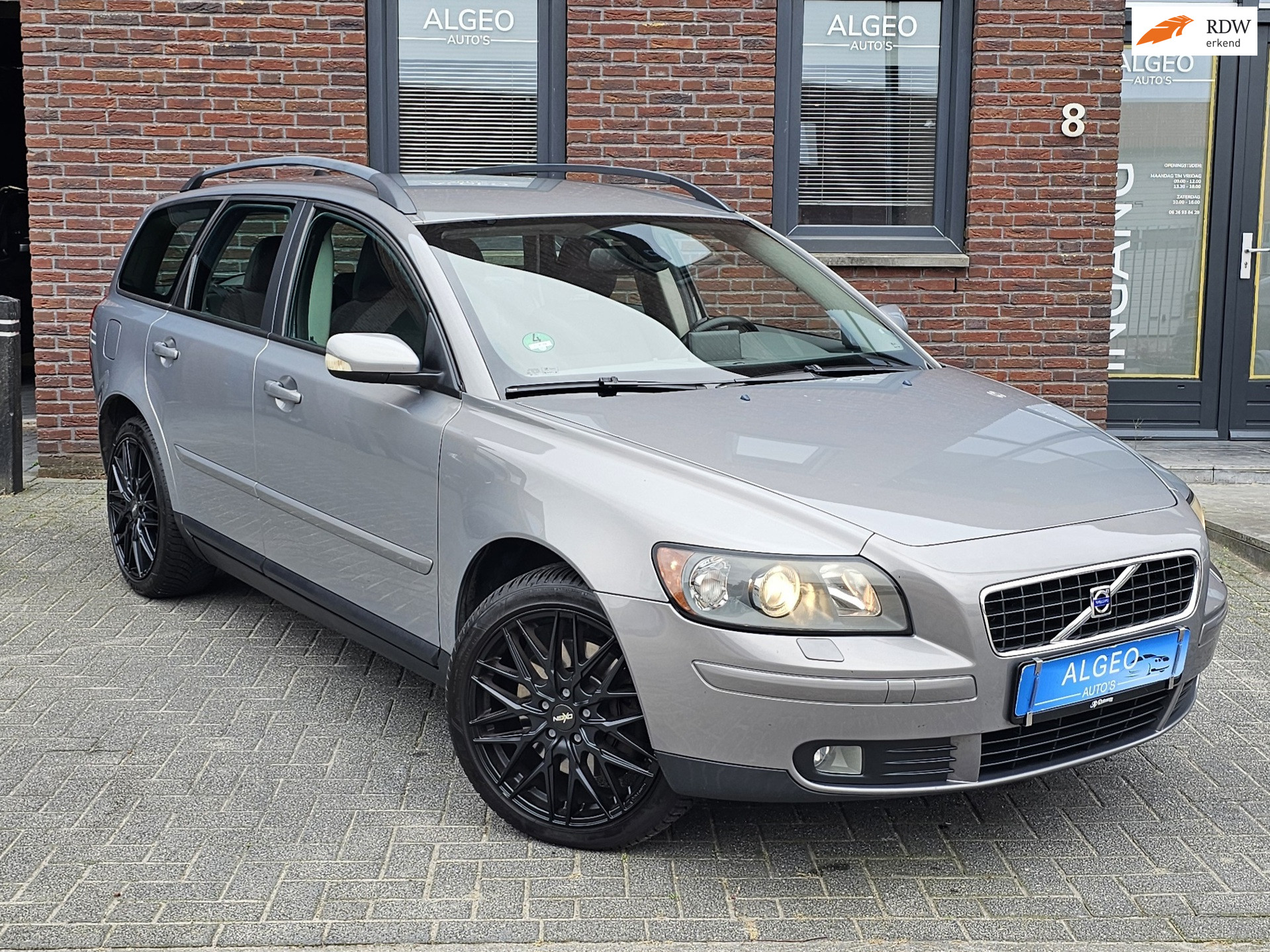 Volvo V50 2.5 T5 AWD Momentum / Automaat / 220pk / Zeer nette auto