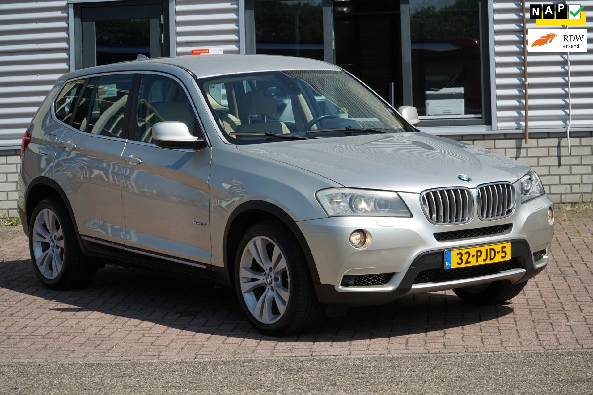BMW X3 XDrive35i 6 CYLINDER High Executive HUD