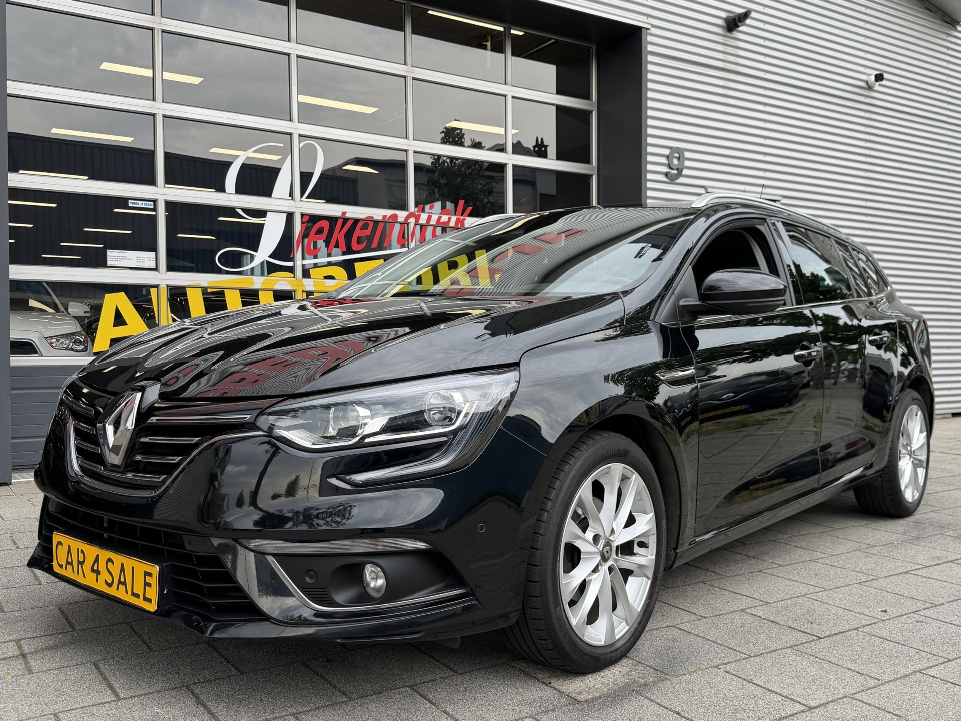 Renault Mégane Estate 1.3 TCe Limited – Navigatie / Apple CarPlay I Airco I Achteruitrij Camera I LED/PDC I Dealer onderhouden