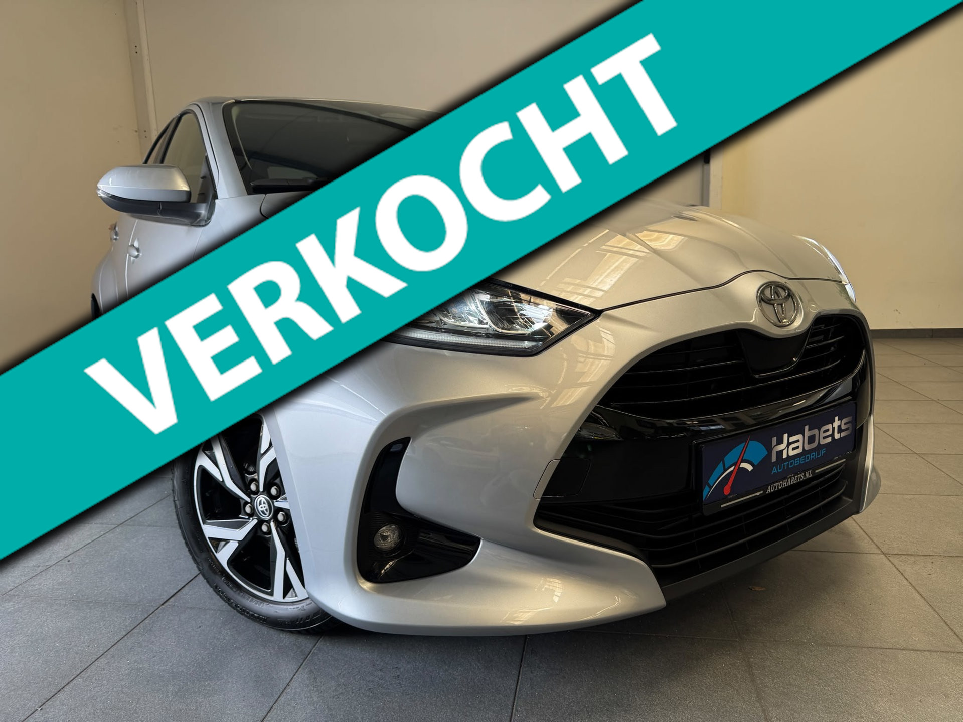Toyota Yaris 1.5 Hybrid 115 Dynamic/Stoel-Stuurverw/Carplay/ACC/Camera/hillhold/Ledverl./nieuwstaat!
