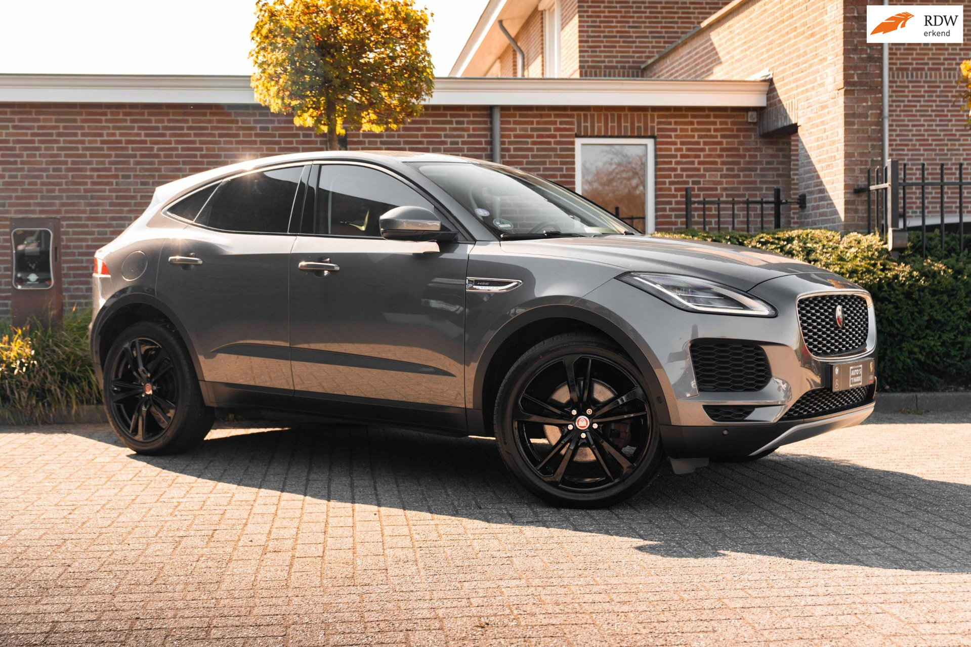 Jaguar E-Pace 2.0 P250 AWD HSE 250 PK Trekhaak Meridian Keyless Camera Leder Memory 21”