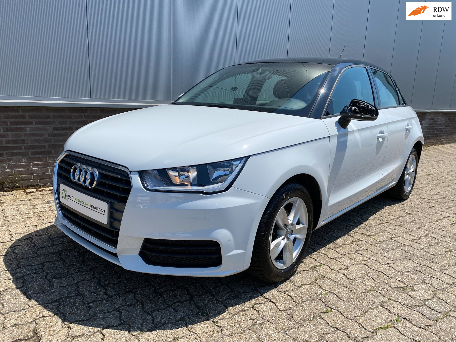 Audi A1 Sportback 1.0 TFSI Adrenalin Airco, PDC Achter, Stoelverwarming