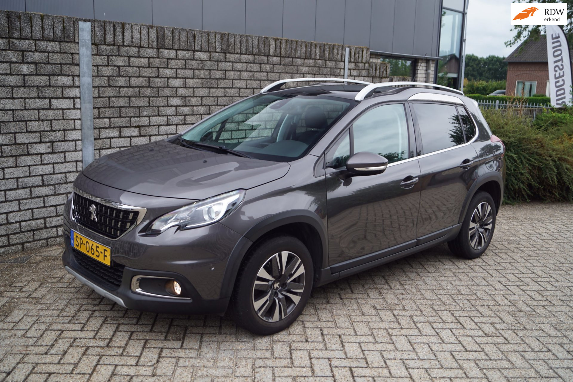 Peugeot 2008 1.2 PureTech Allure Autom Panodak Sportst Half Leder Navi Clima Cruise Inparkeer Systeem Apple Carplay 2x PDC LMV ENZ