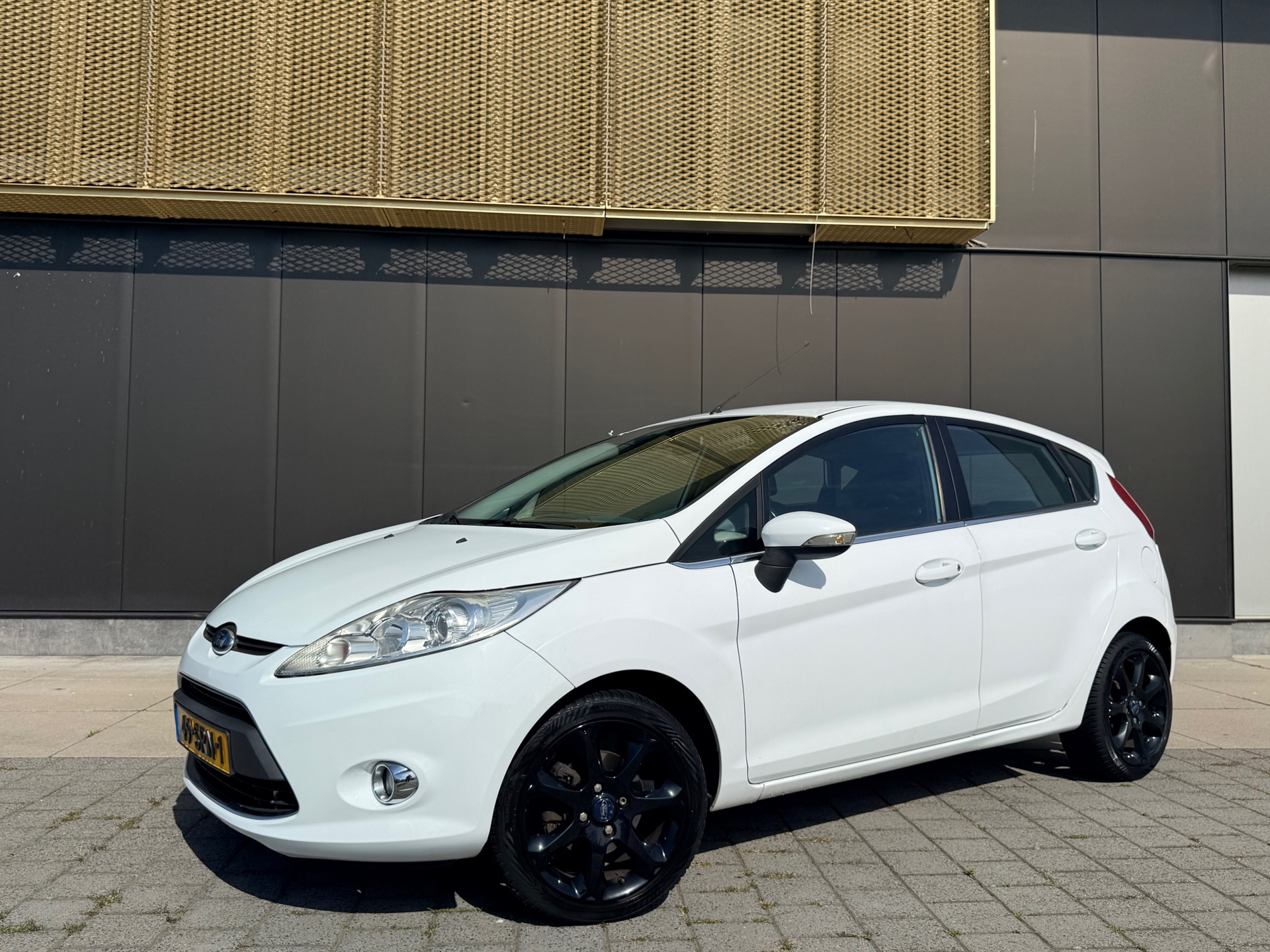 Ford Fiesta 1.25 Titanium 82PK| Cruise | Stoelverw |Distr VV|Airco