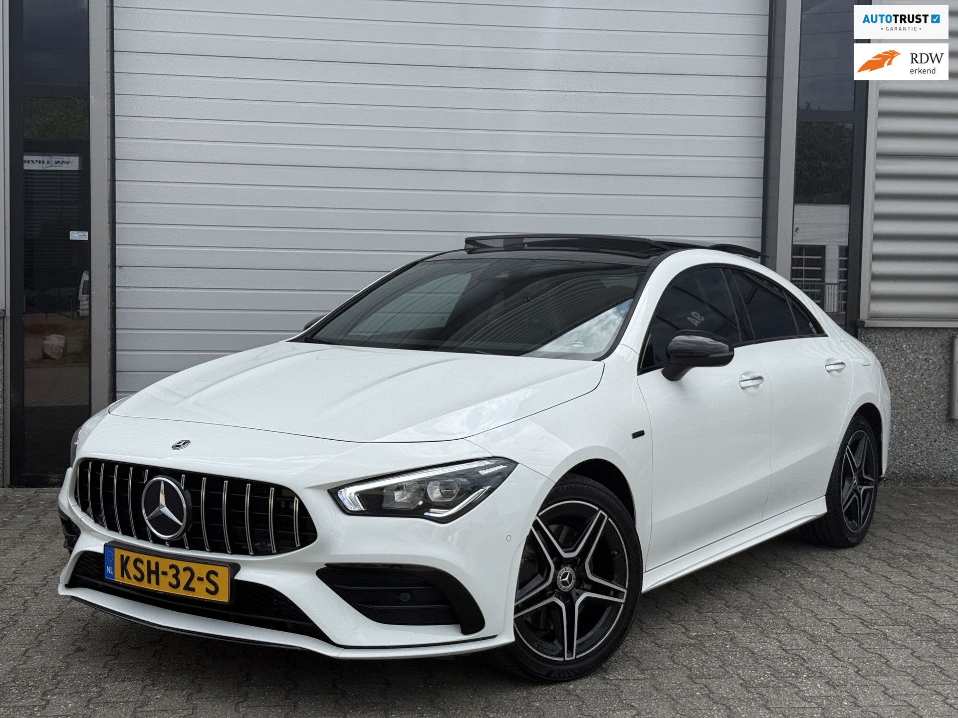 Mercedes-Benz CLA-Klasse 250 e AMG Pano Night Dodehoek Sfeerverlichting