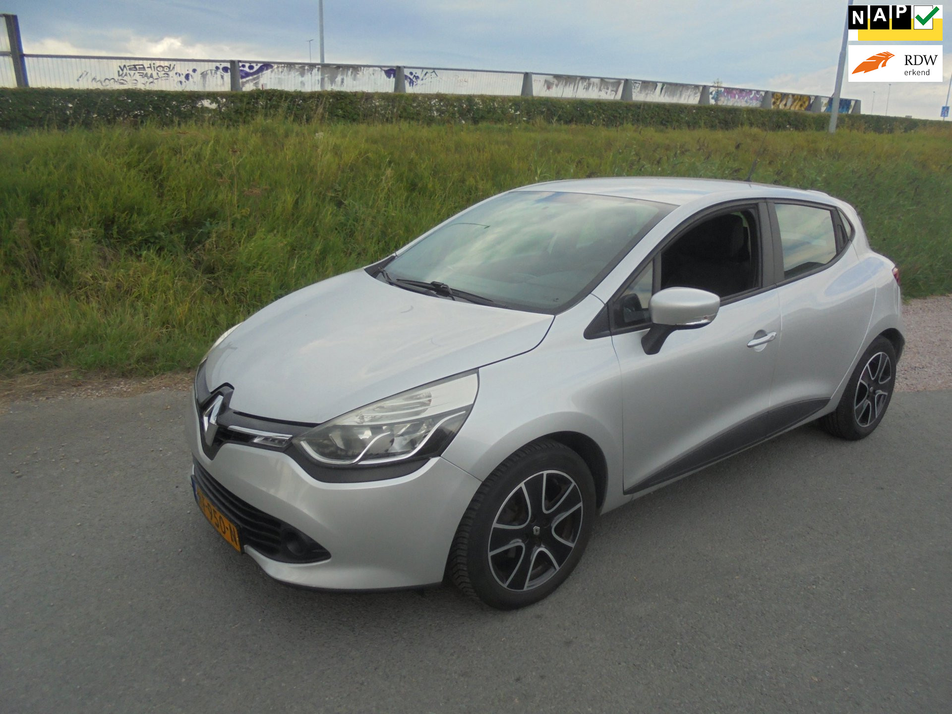 Renault Clio Renault Clio 0.9 benzine 5 deurs airco lmv