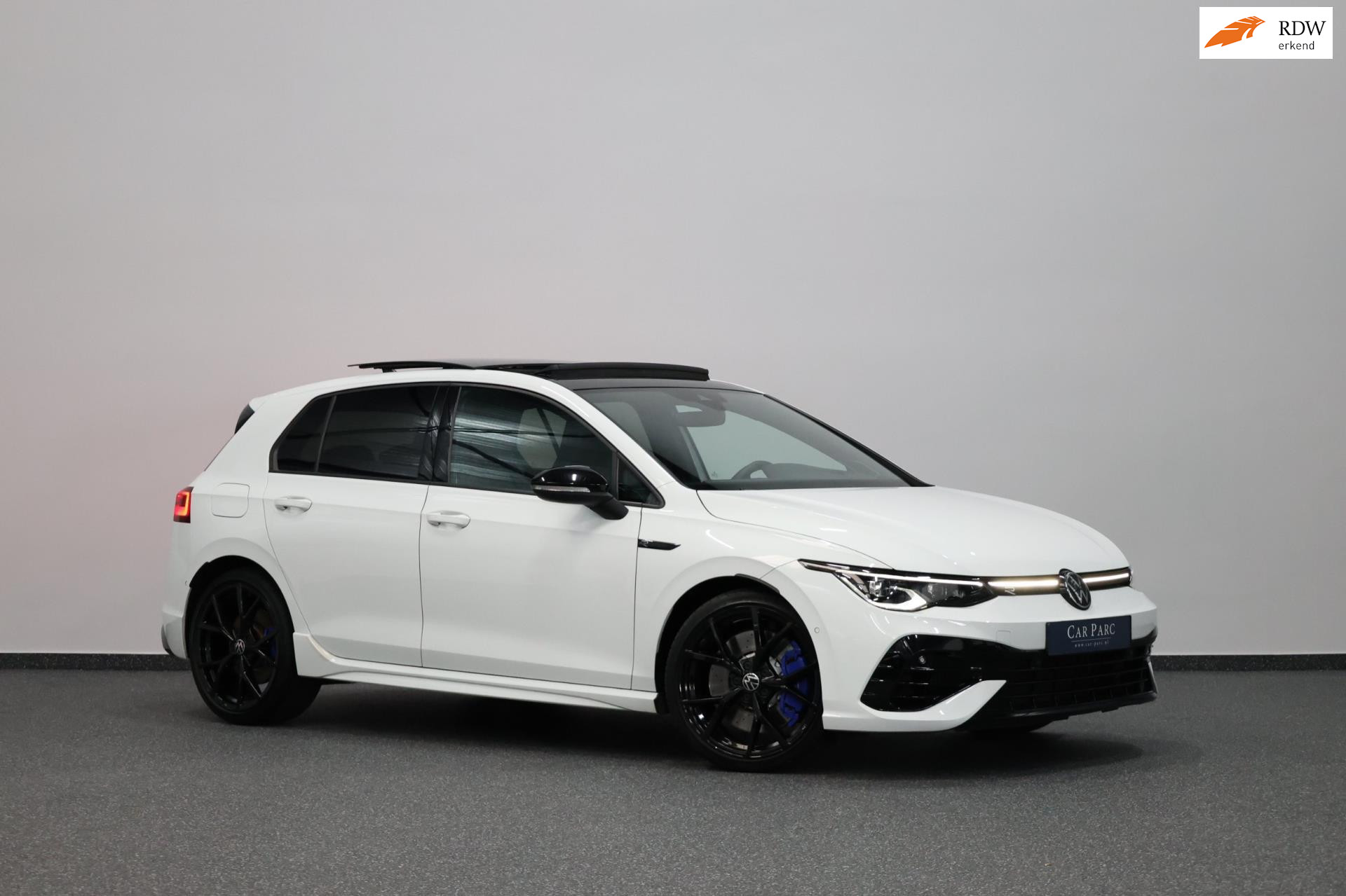 Volkswagen Golf 2.0 TSI R 4Motion 320+PK AKRAPOVIC/IQ+LED/VIRTUAL/PANO/ALCANTARA+S.VERWARMING/19″LMV/CAM/LINE/ACC/12 MND GARANTIE!