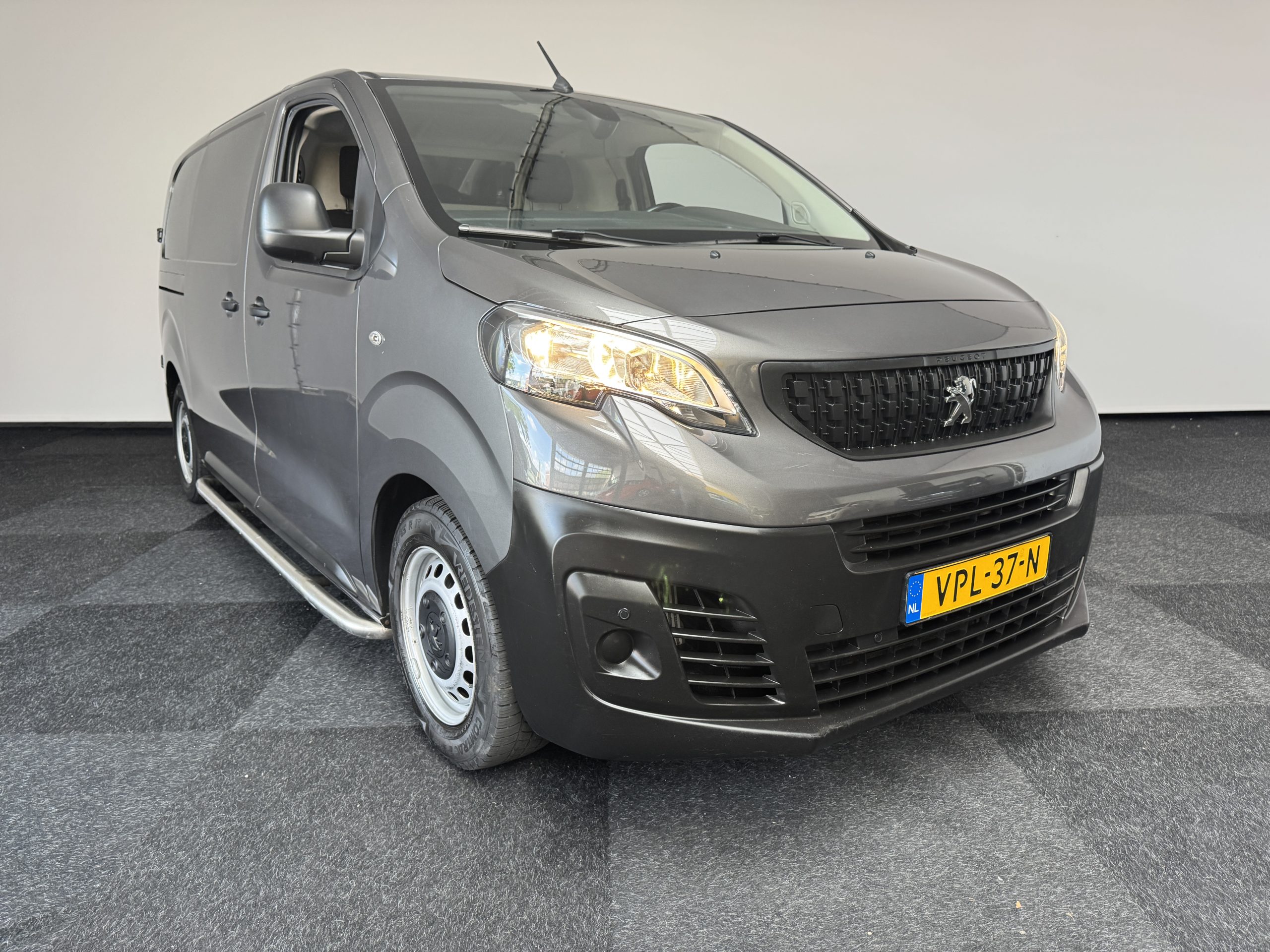 Peugeot Expert 2.0HDI Automaat 145 PK L2H1 Camera Navigatie Apk 2027 incl 4 nwe banden