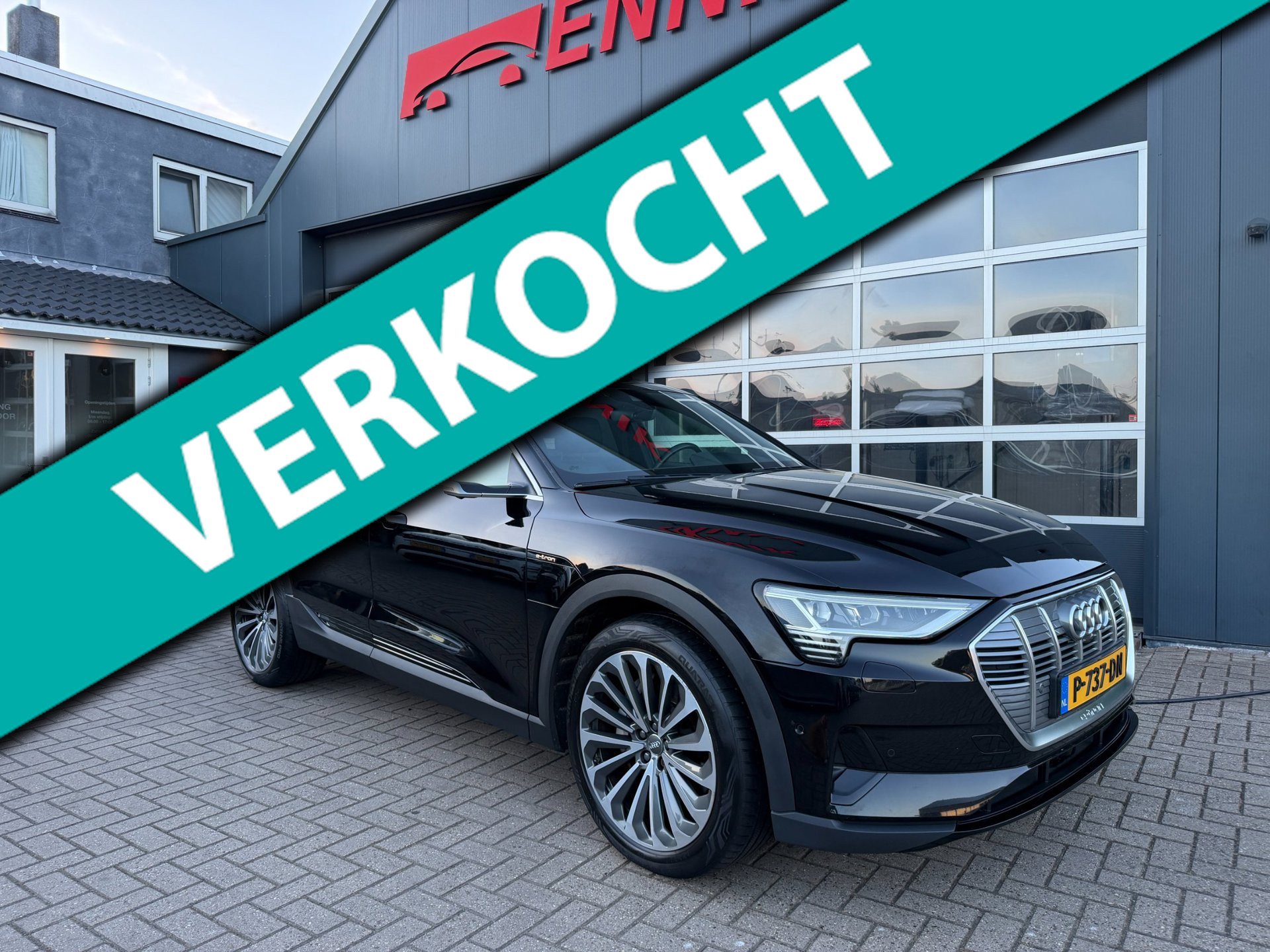 Audi e-tron E-tron 55 quattro advanced Pro Line Plus 95 kWh / Pano / Top View / Night Vision / Head-Up / SOH 90,40% / Luchtvering