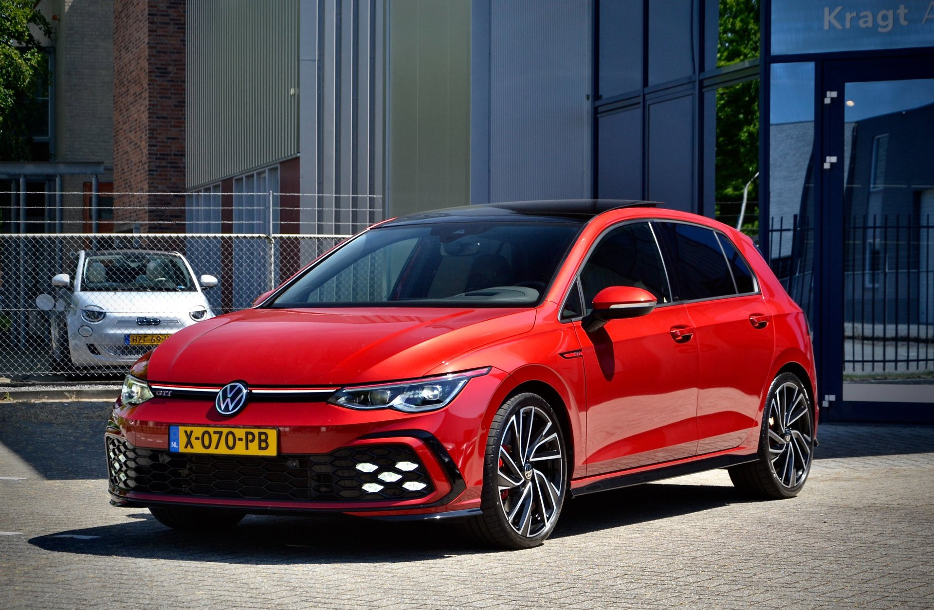 Volkswagen Golf 2.0 GTI / NL Auto / 1e Eigenaar / Pano / Adaptief onderstel / IQ light / 19″ L.M.
