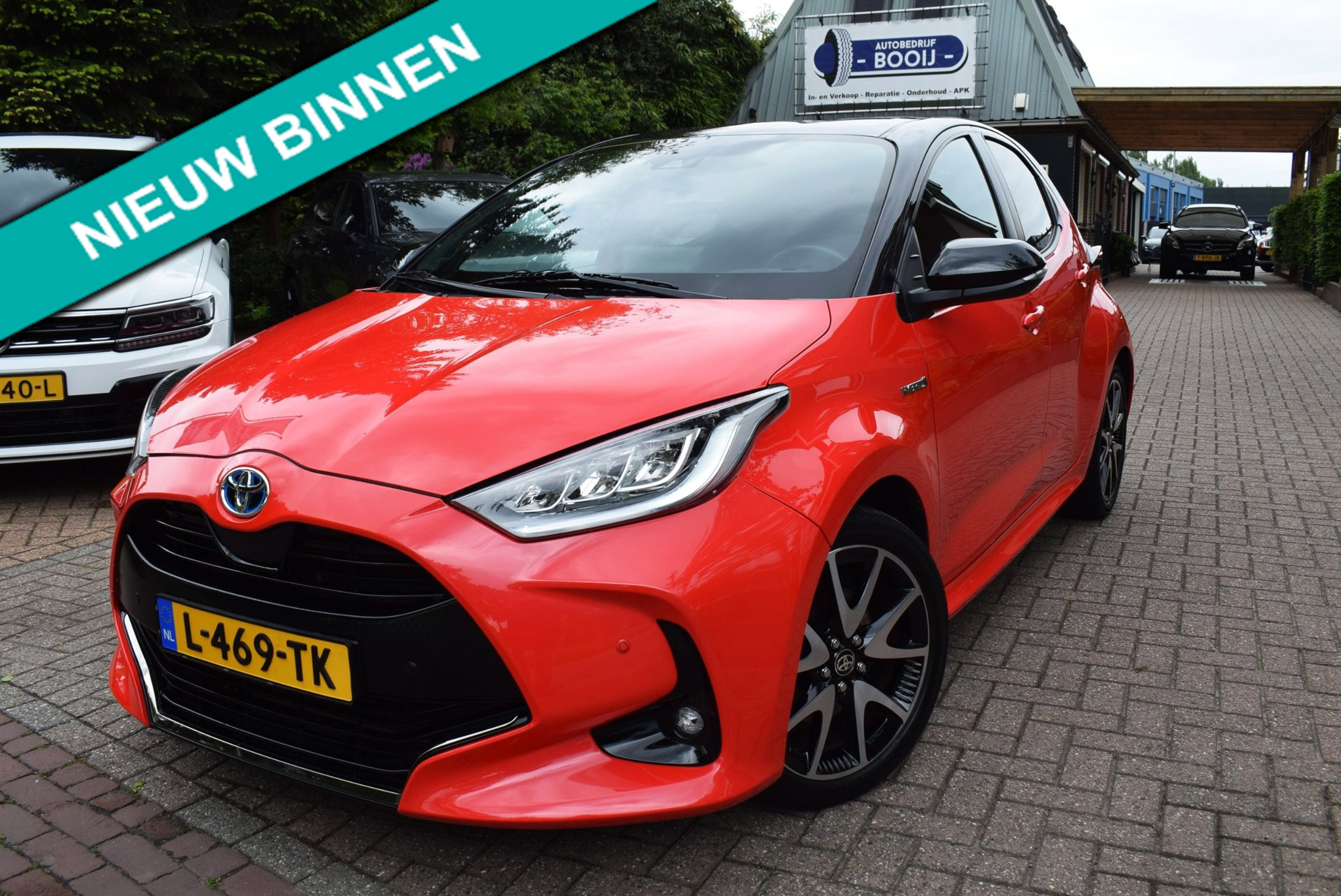 Toyota Yaris 1.5 Hybrid Launch Edition AUTOM/NAVI/ADAP-CRUISE/CARPLAY/AIRCO/PDC V+A/CAMERA//HEAD-UP/XENON/LMW 17″/STOEL VERW/USB