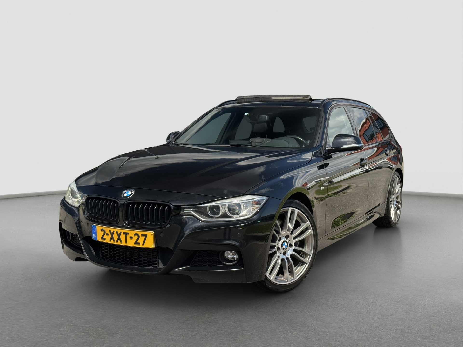 BMW 3 Serie Touring 320d M-Sport | Pano | LED | Leer | Navi | Sportautomaat | Stoelverwarming | Sportpakket