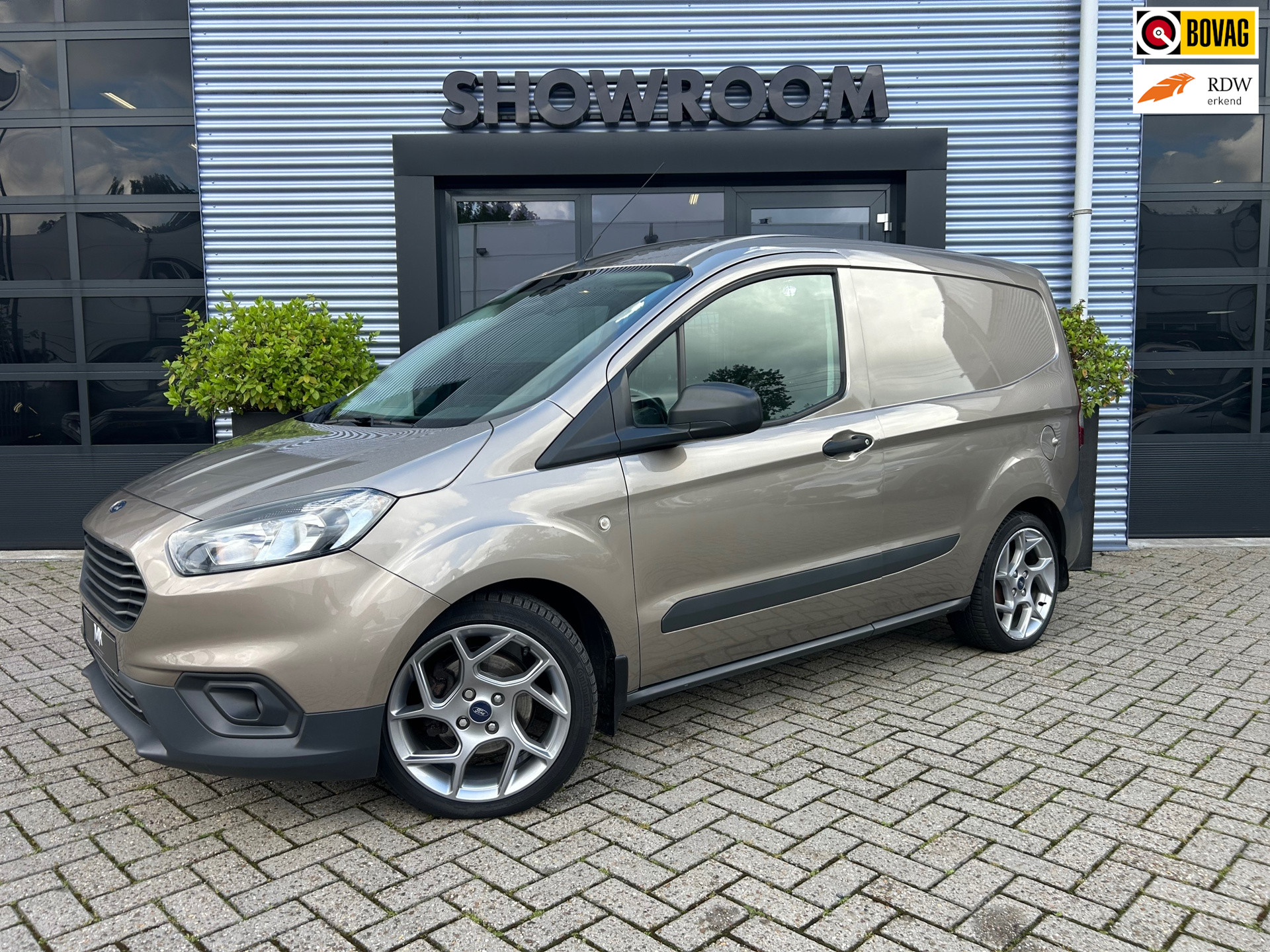Ford Transit Courier 1.0 Trend AIRCO|ST-VELGEN 17 INCH