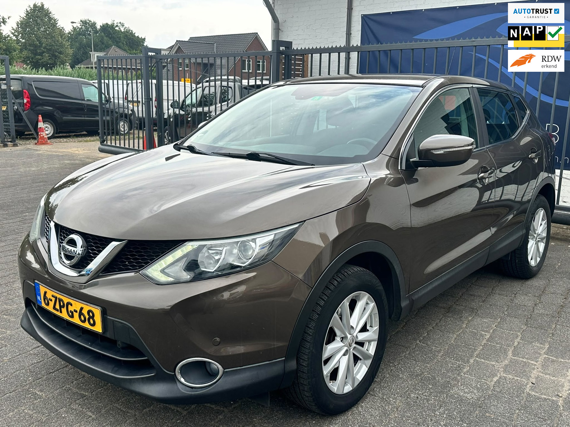 Nissan QASHQAI 1.2 Acenta / AIRCO / TREKHAAK / SENSOREN / NAP !!