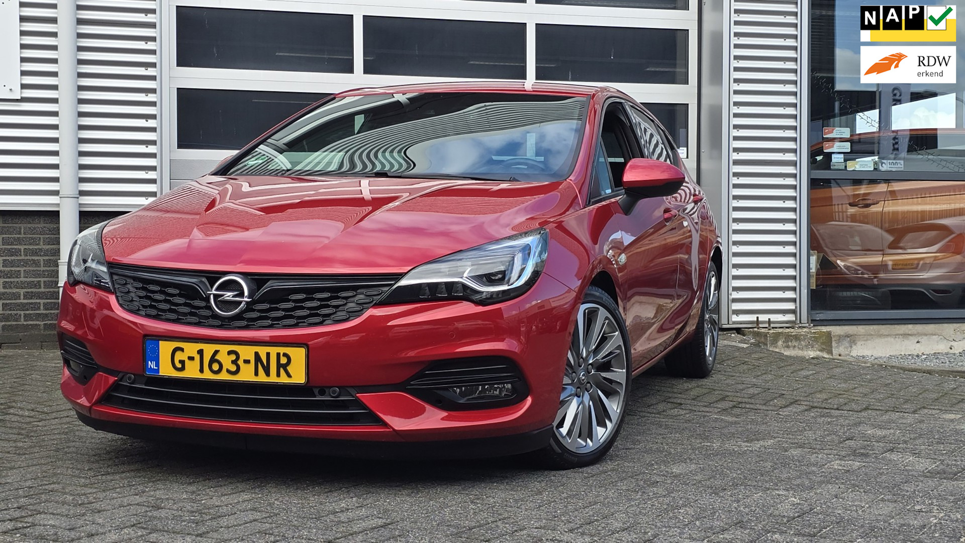 Opel Astra 1.2 Launch Elegance Bomvol opties, full OH, Carplay