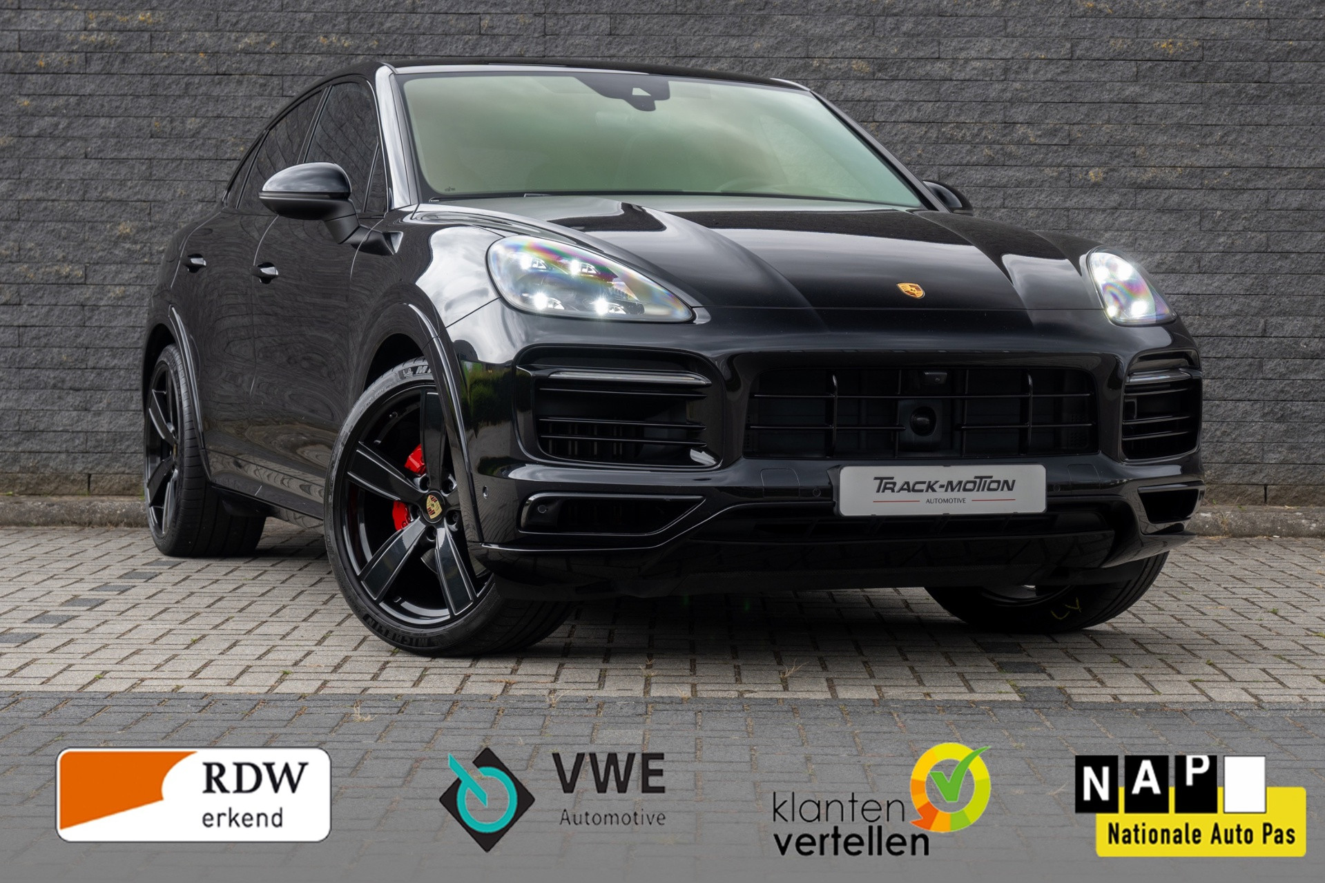 Porsche Cayenne Coupé 3.0 E-Hybrid FULL OPTIONS!