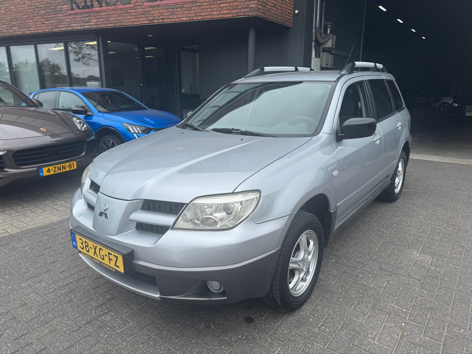 Mitsubishi Outlander Sport 2.0 Invite+ AIRCO TREKHAAK LMV APK 2027 ORIG NL NAP