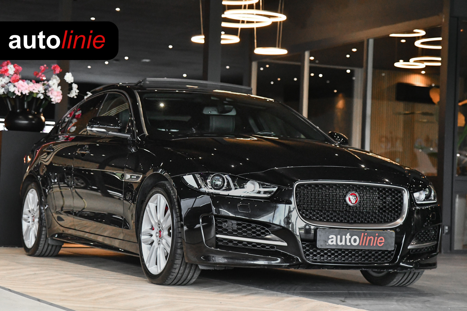 Jaguar XE 2.0 R-Sport, Panorama, Meridian, Leder, Memory, Camera, Carplay, Stuurverw.!