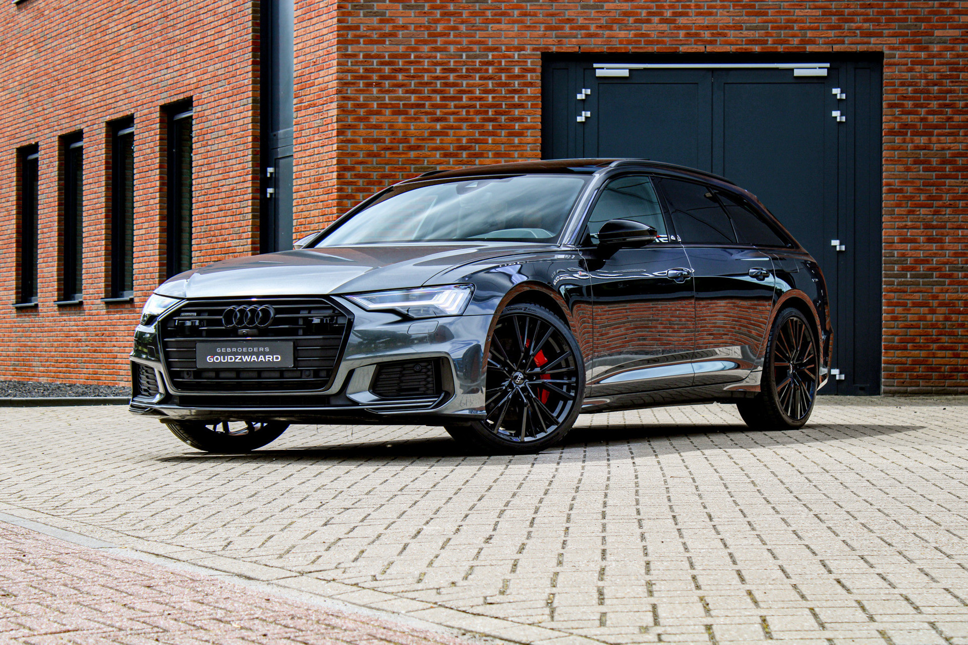 Audi A6 Avant 55 TFSI e quattro Competition | Matrix | Pano | Sportstoelen | Top View Camera | ACC