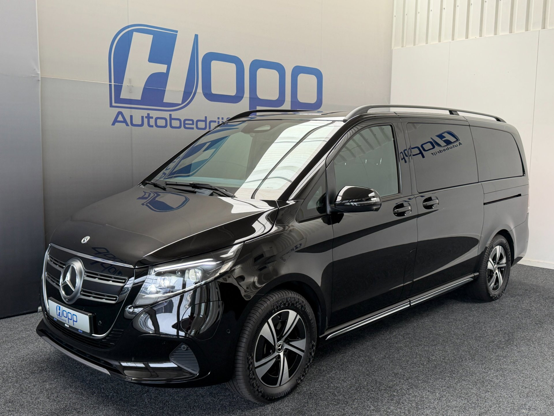 Mercedes-Benz EQV 300 L2 – 8-pers – AMG Facelift – Inter. & Exter. pakket – 360 – Elec. deuren – Vol Opties – Incl. Garantie